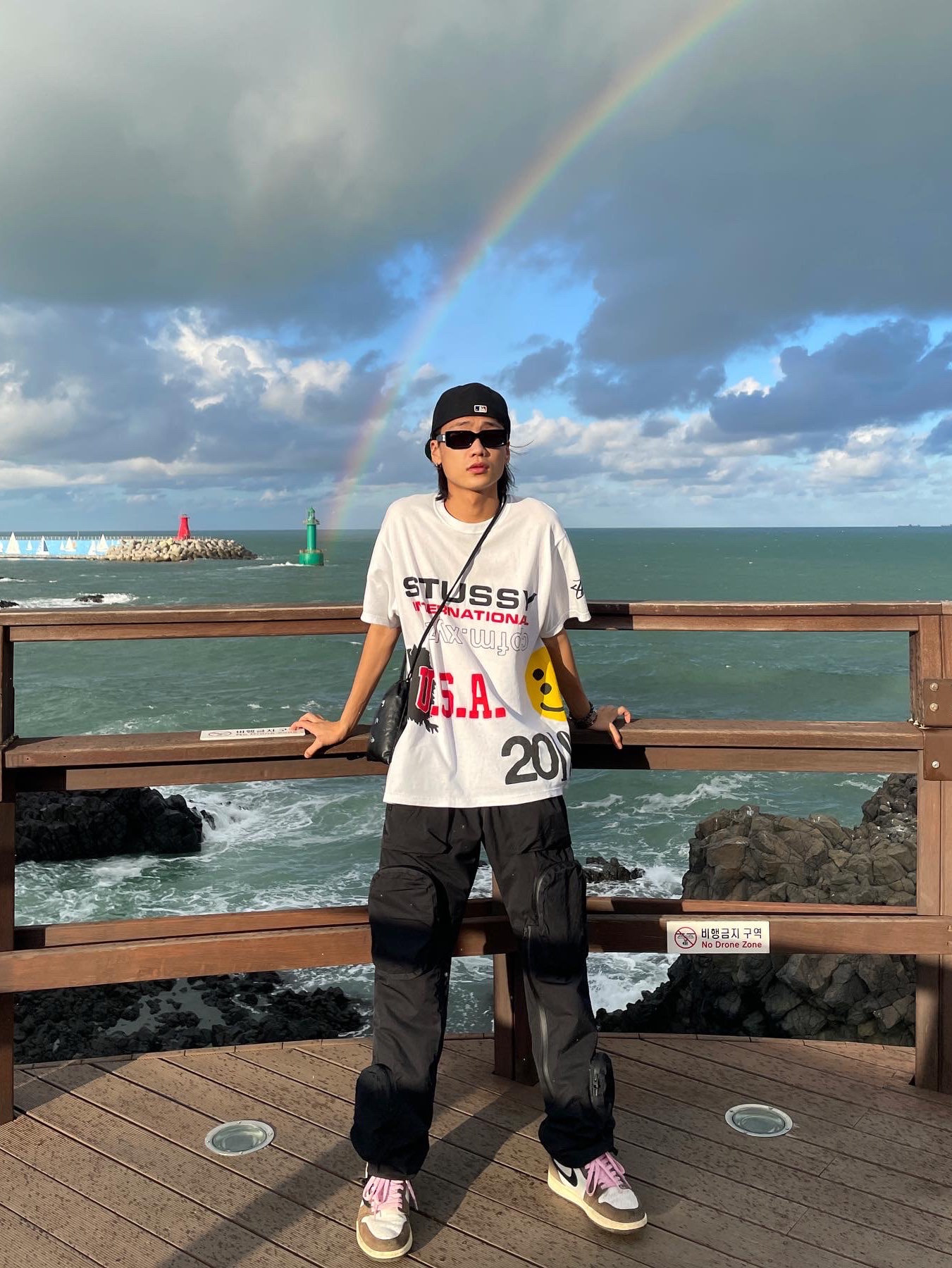 Stussy x Cactus Plant Flea Market USA 2019 T-Shirt White, Jordan 1 x Travis Scott Retro High OG SP Mocha 착용 스타일