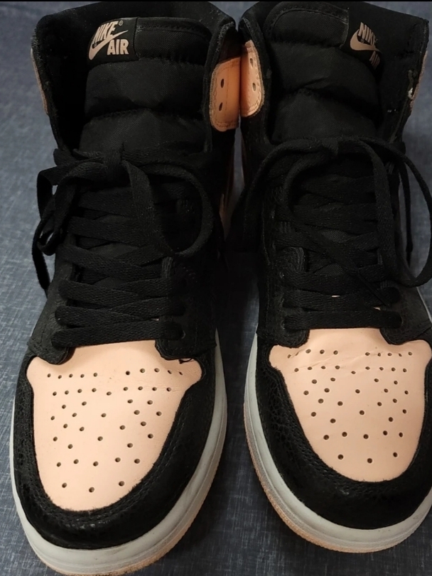 Jordan 1 Retro High OG Crimson Tint 착용 스타일 - 3