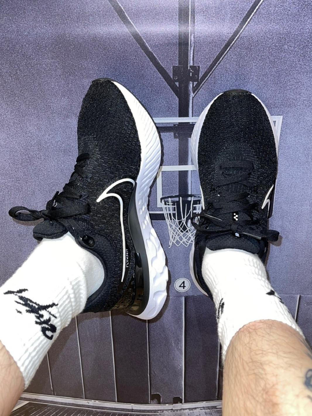 Nike React Infinity Run Flyknit 2 Black White 착용 스타일 - 2