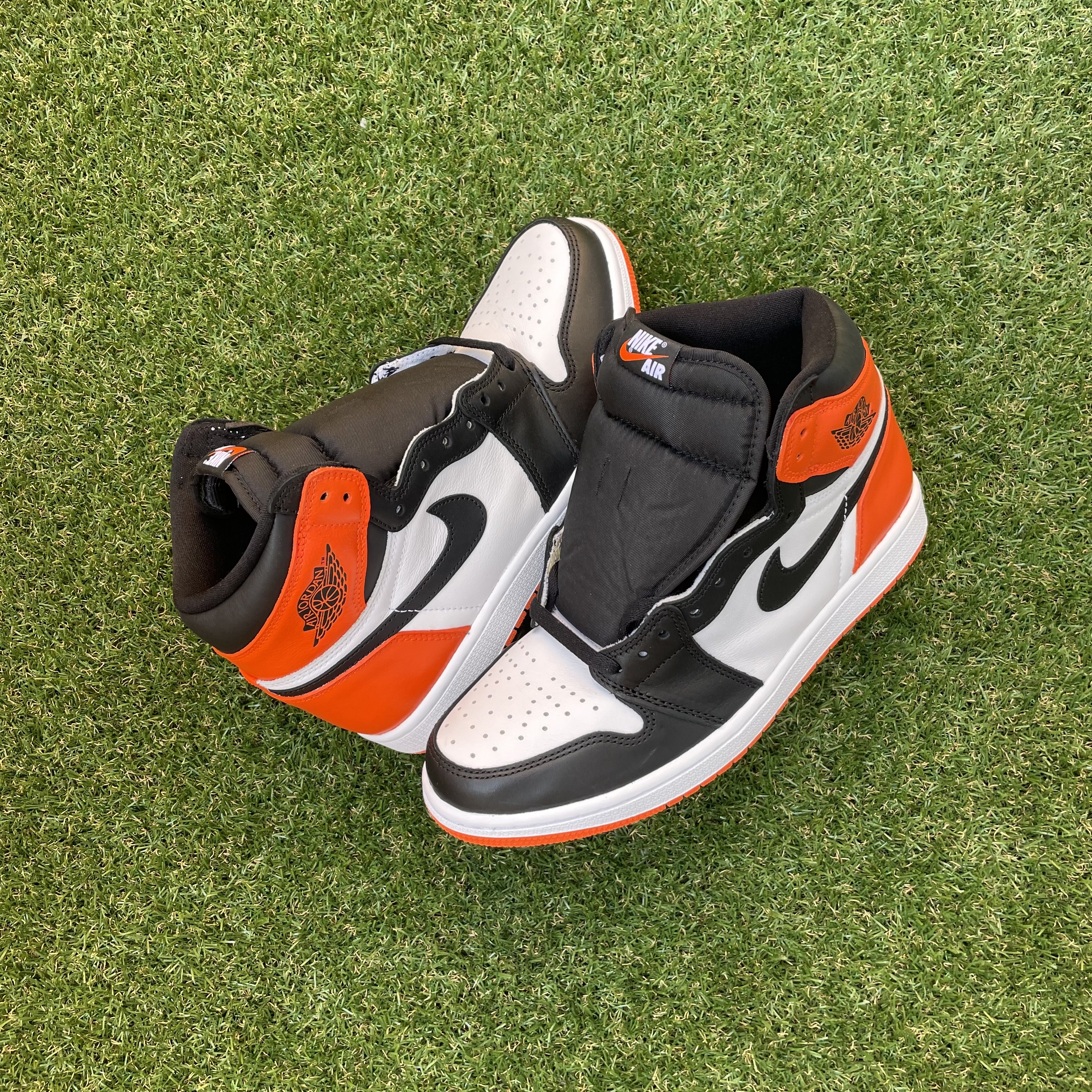 Jordan 1 Retro High OG Electro Orange, (GS) Jordan 1 Retro High OG Electro Orange 착용 스타일 - 1