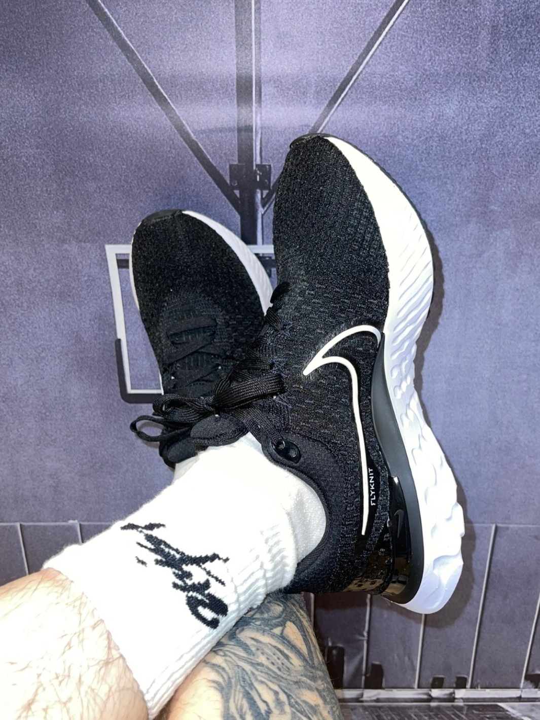 Nike React Infinity Run Flyknit 2 Black White 착용 스타일 - 1