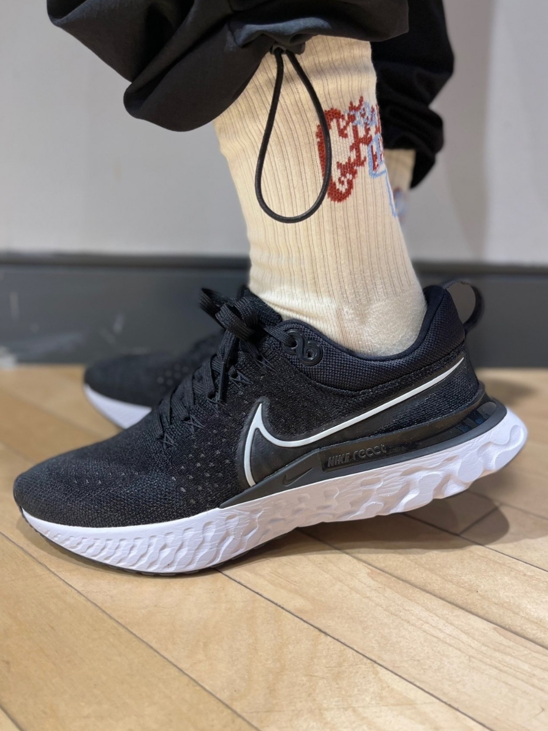 Nike React Infinity Run Flyknit 2 Black White 착용 스타일 - 2