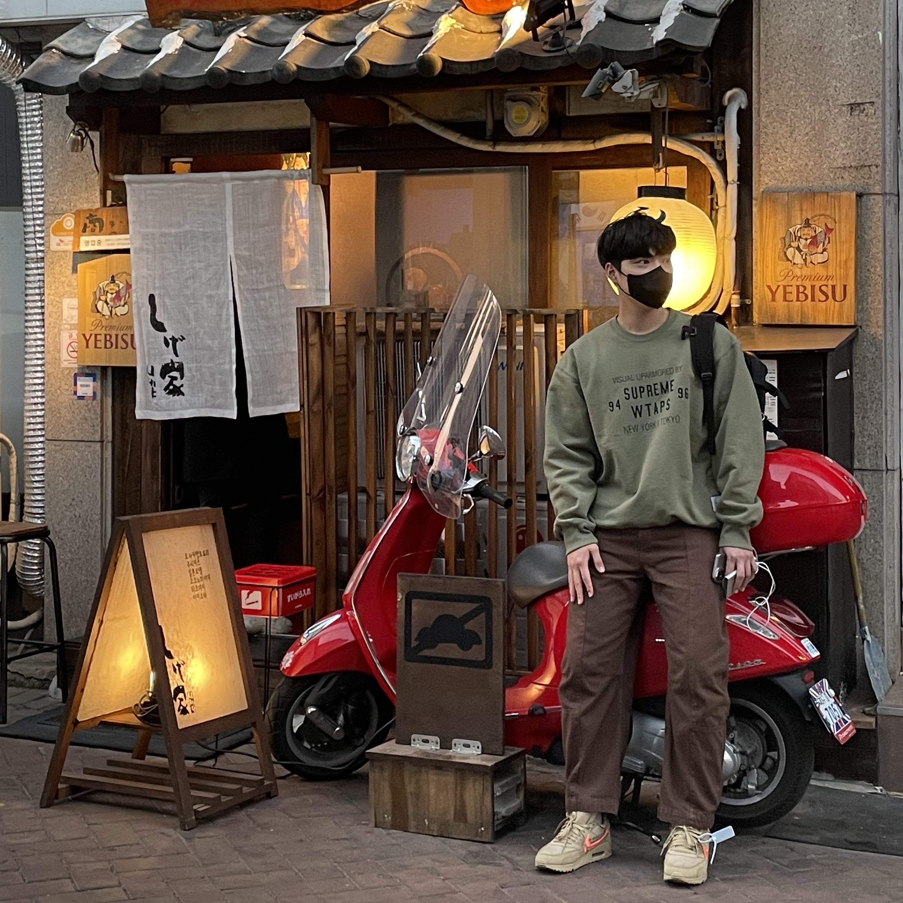 Nike x Off-White Air Max 90 V2 Desert Ore, Supreme x WTAPS Crewneck Light Olive - 21FW 착용 스타일