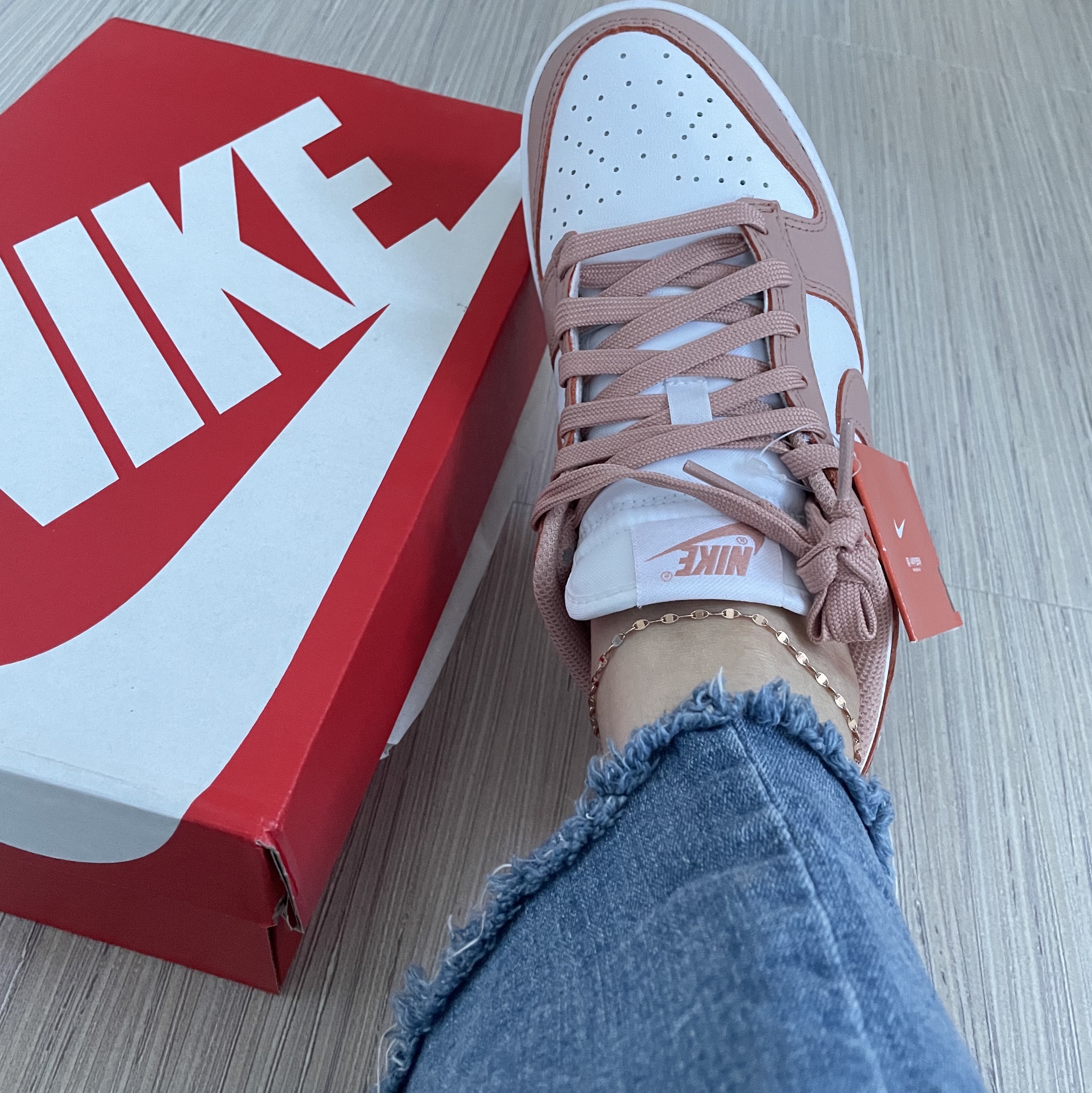 (W) Nike Dunk Low Rose Whisper 착용 스타일 - 2