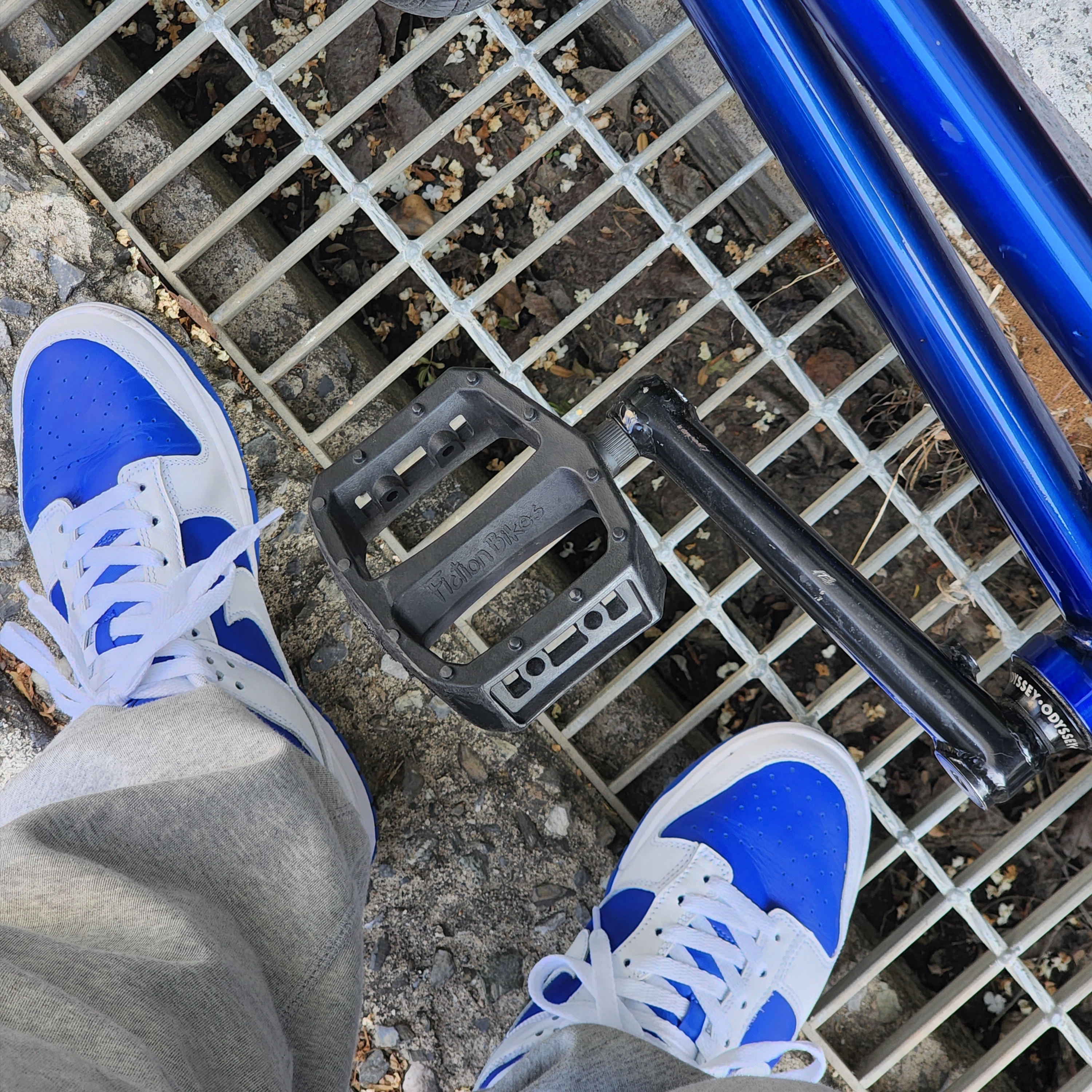 Nike Dunk Low Retro Racer Blue and White 착용 스타일