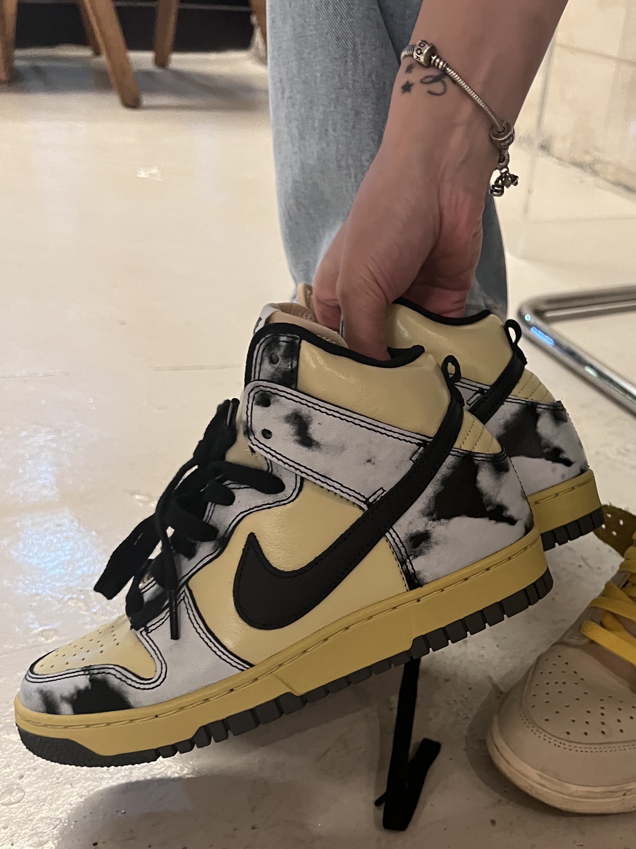Nike Dunk High 1985 SP Black Acid Wash, (W) Nike Dunk Low LX Banana 착용 스타일 - 4