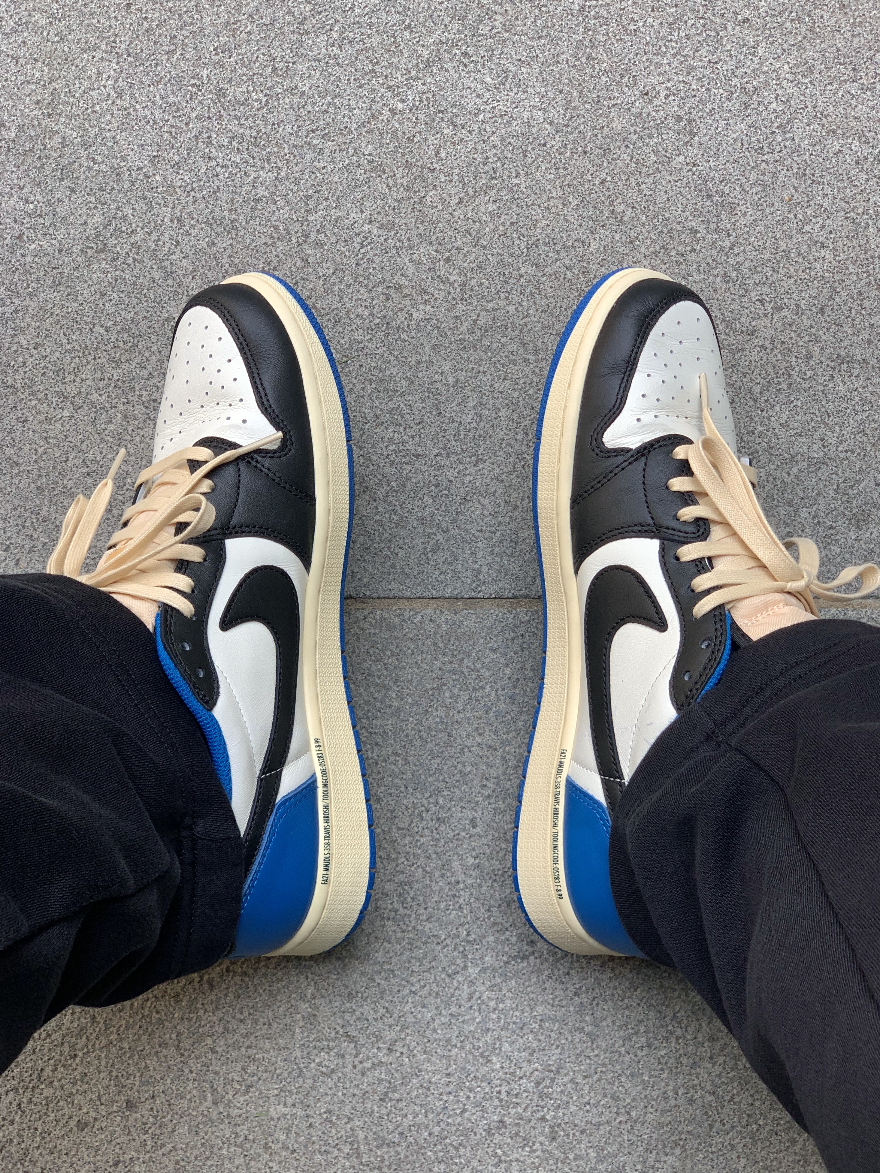 Jordan 1 x Travis Scott x Fragment Retro Low OG SP Military Blue 착용 스타일