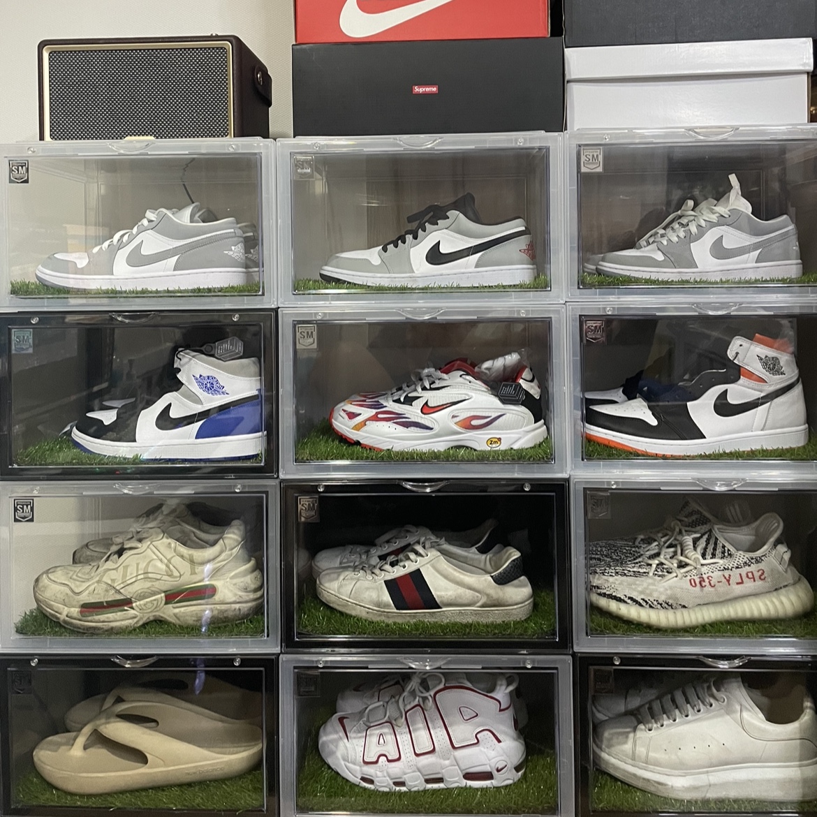 Nike x Supreme Zoom Streak Spectrum Plus White, Gucci Ace Leather Sneakers White 착용 스타일