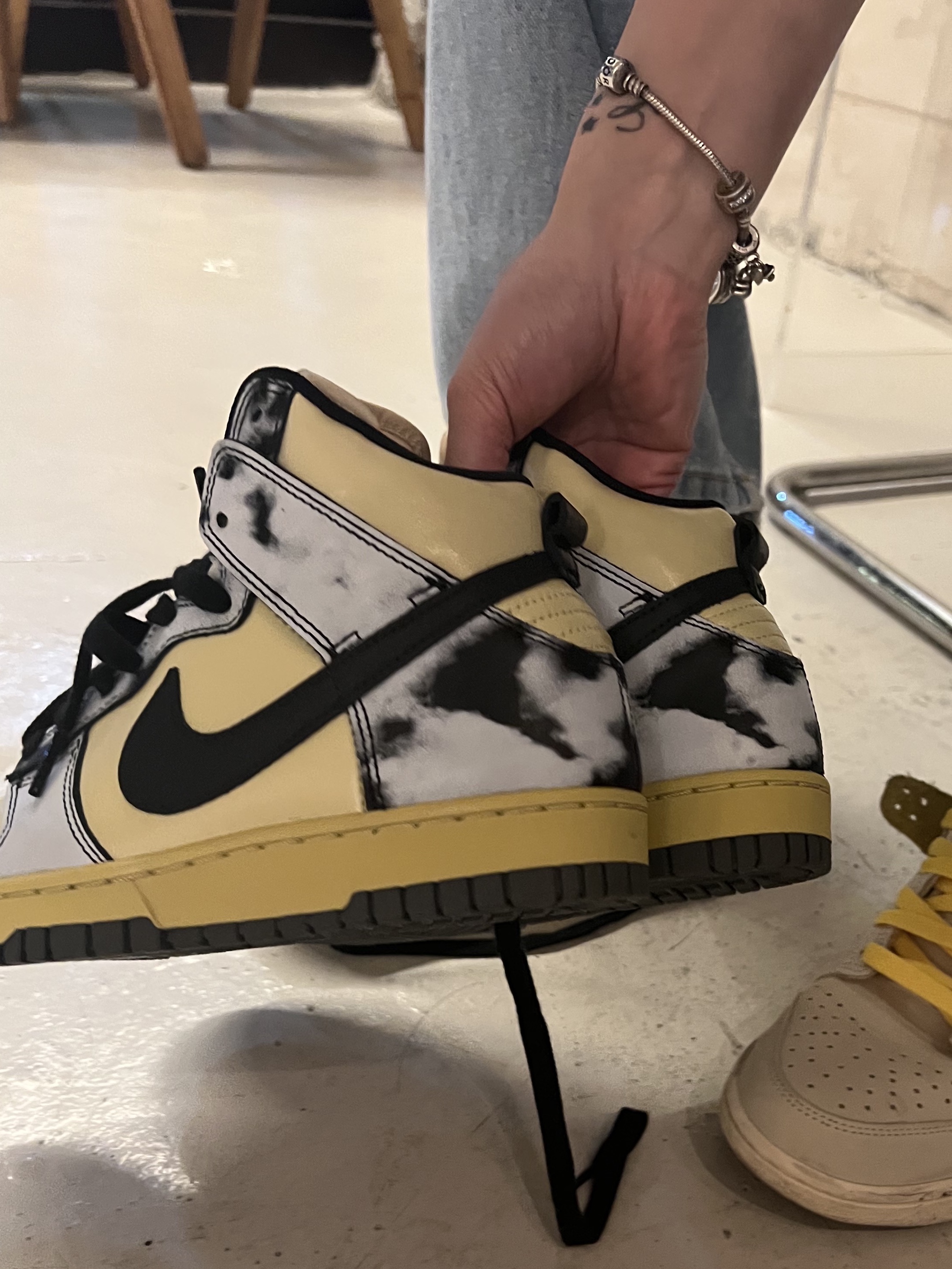 Nike Dunk High 1985 SP Black Acid Wash, (W) Nike Dunk Low LX Banana 착용 스타일 - 3