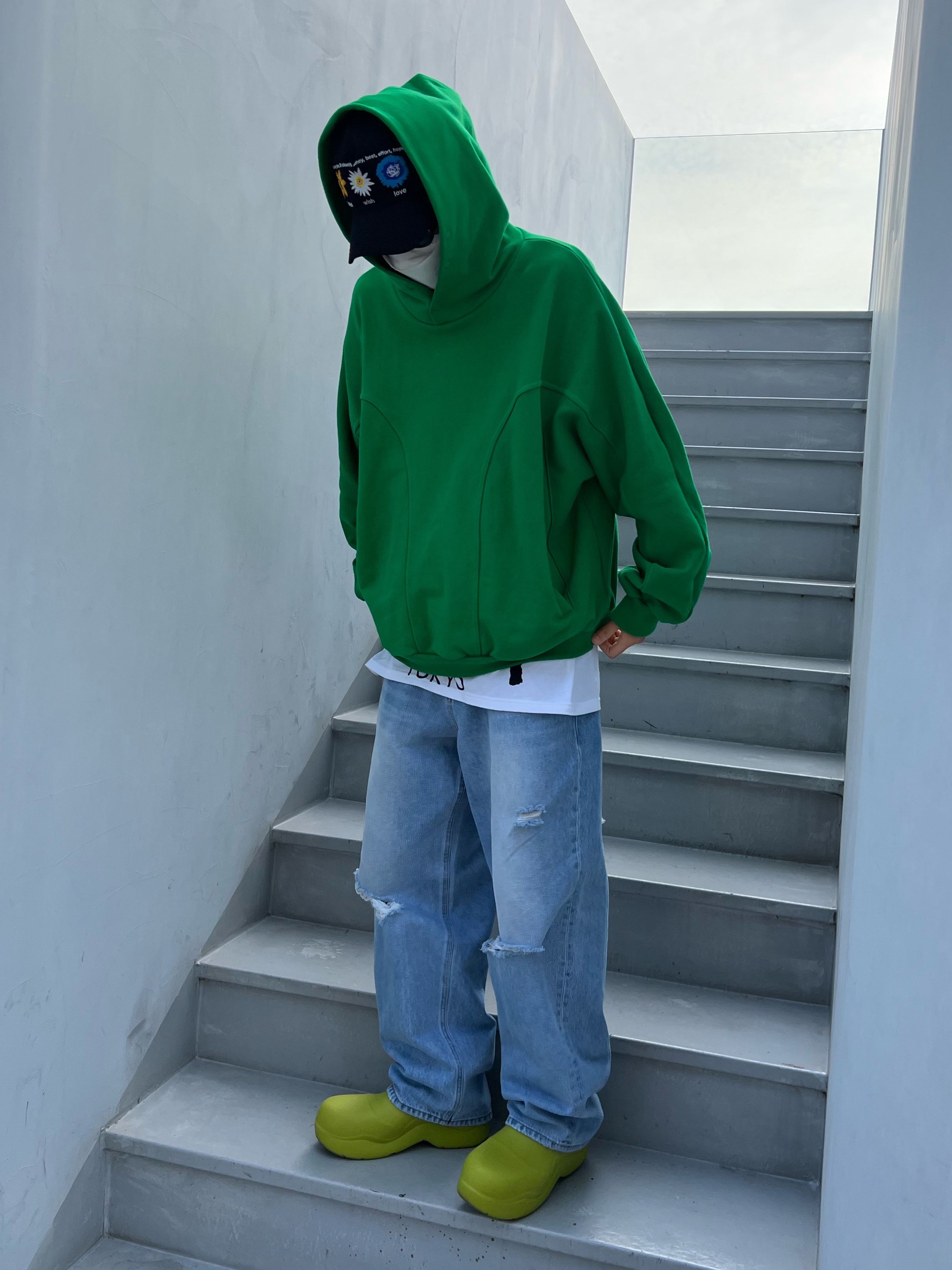 Stussy x Takahiromiyashita The Soloist 40 WT T-Shirt, Bottega Veneta Puddle Ankle Boots Kiwi 착용 스타일