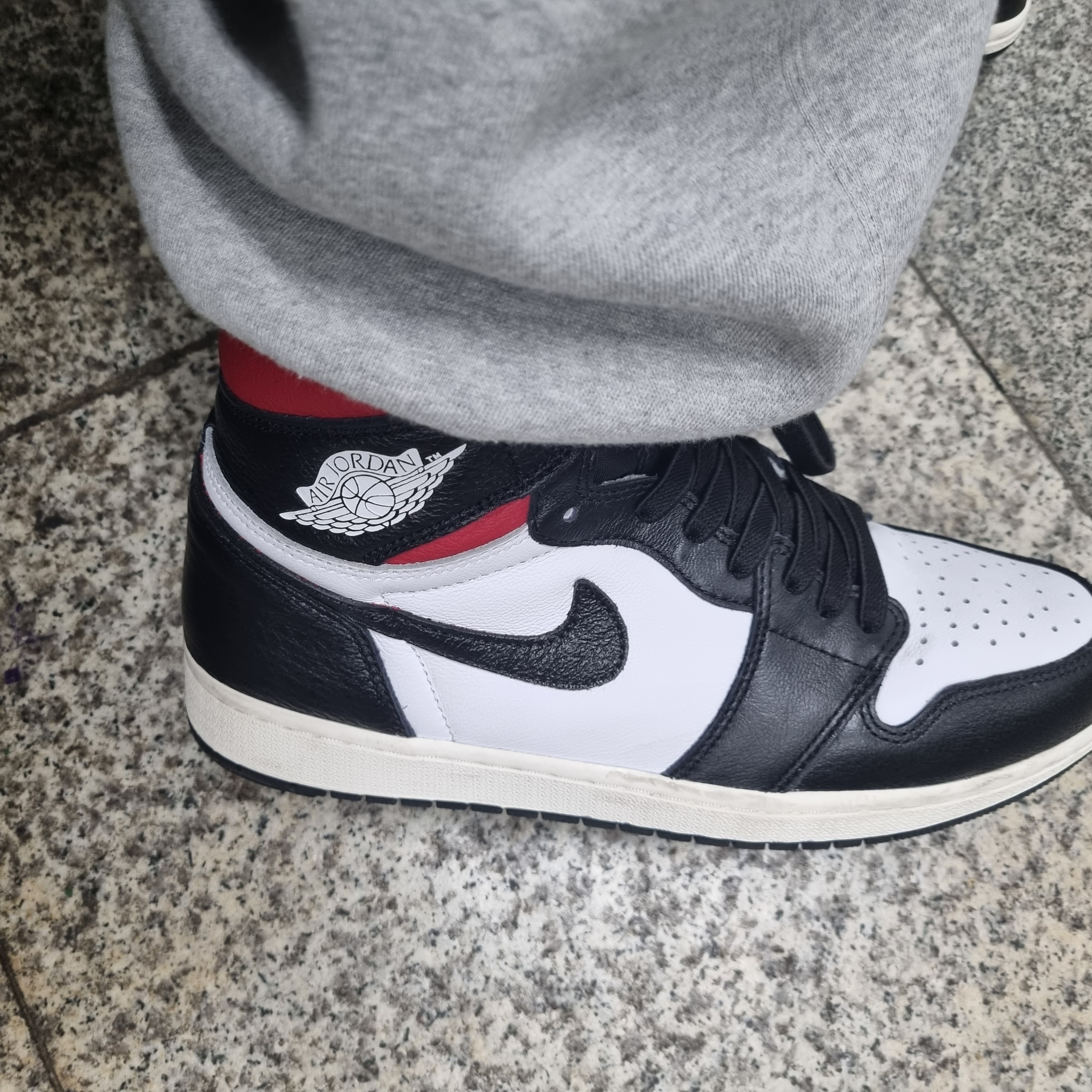 Jordan 1 Retro High OG Gym Red 착용 스타일 - 1