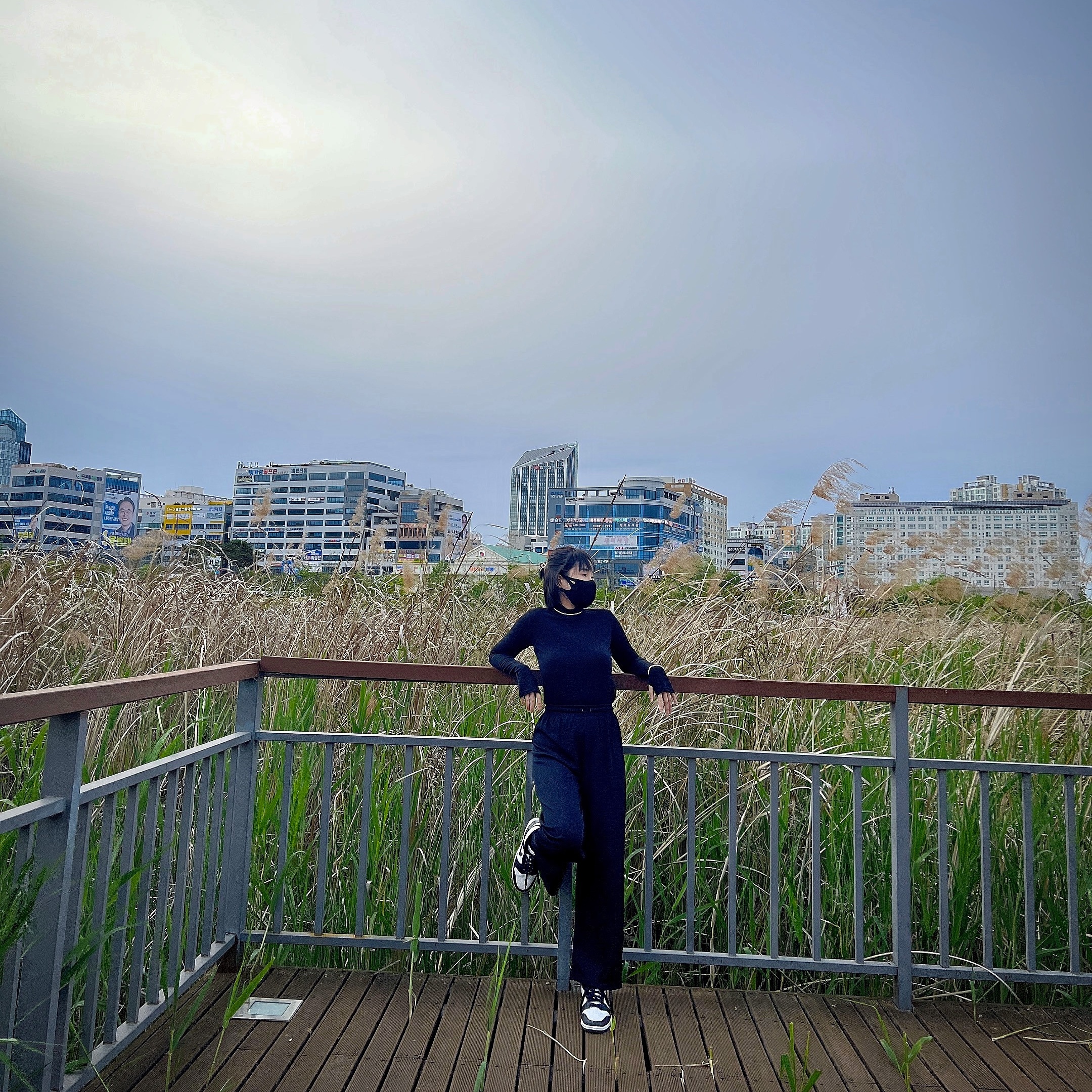 (W) Nike Dunk High Black and White 착용 스타일