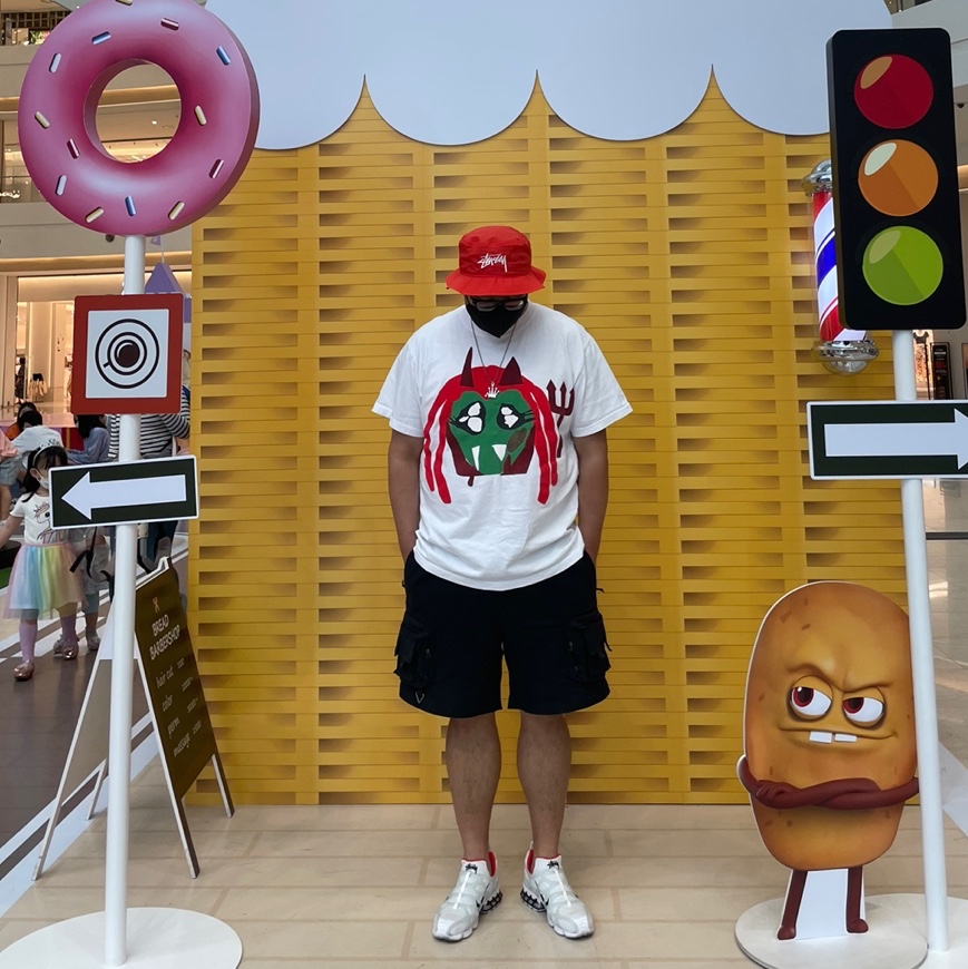 Nike x Stussy Air Zoom Spiridon Kukini White, Nike x Stussy Bucket Hat Habanero Red 착용 스타일 - 2