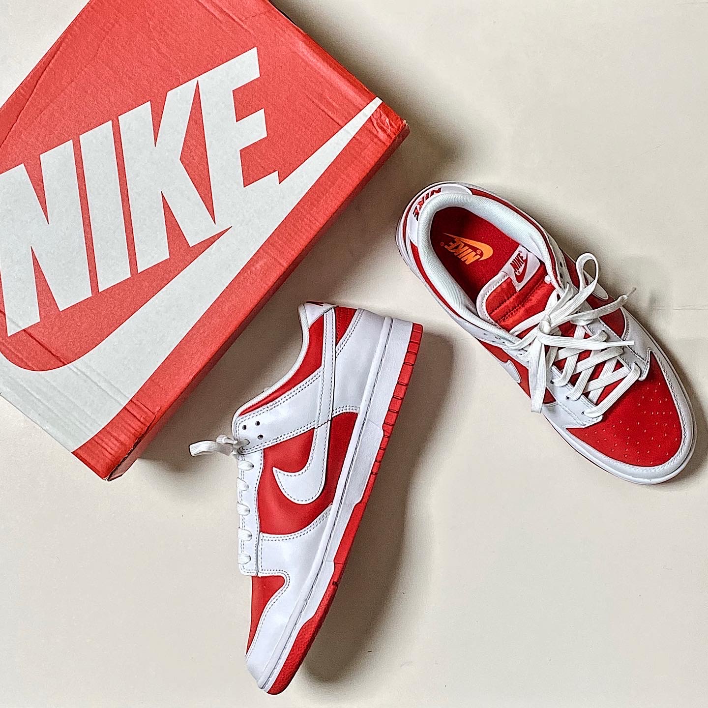 Nike Dunk Low Retro Championship Red 착용 스타일 - 1
