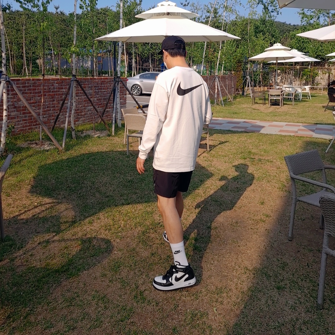 Nike x Stussy Air Force 1 '07 Mid SP Black and Light Bone, Nike x Stussy Big Swoosh LS T-Shirt White - US/EU 착용 스타일 - 2