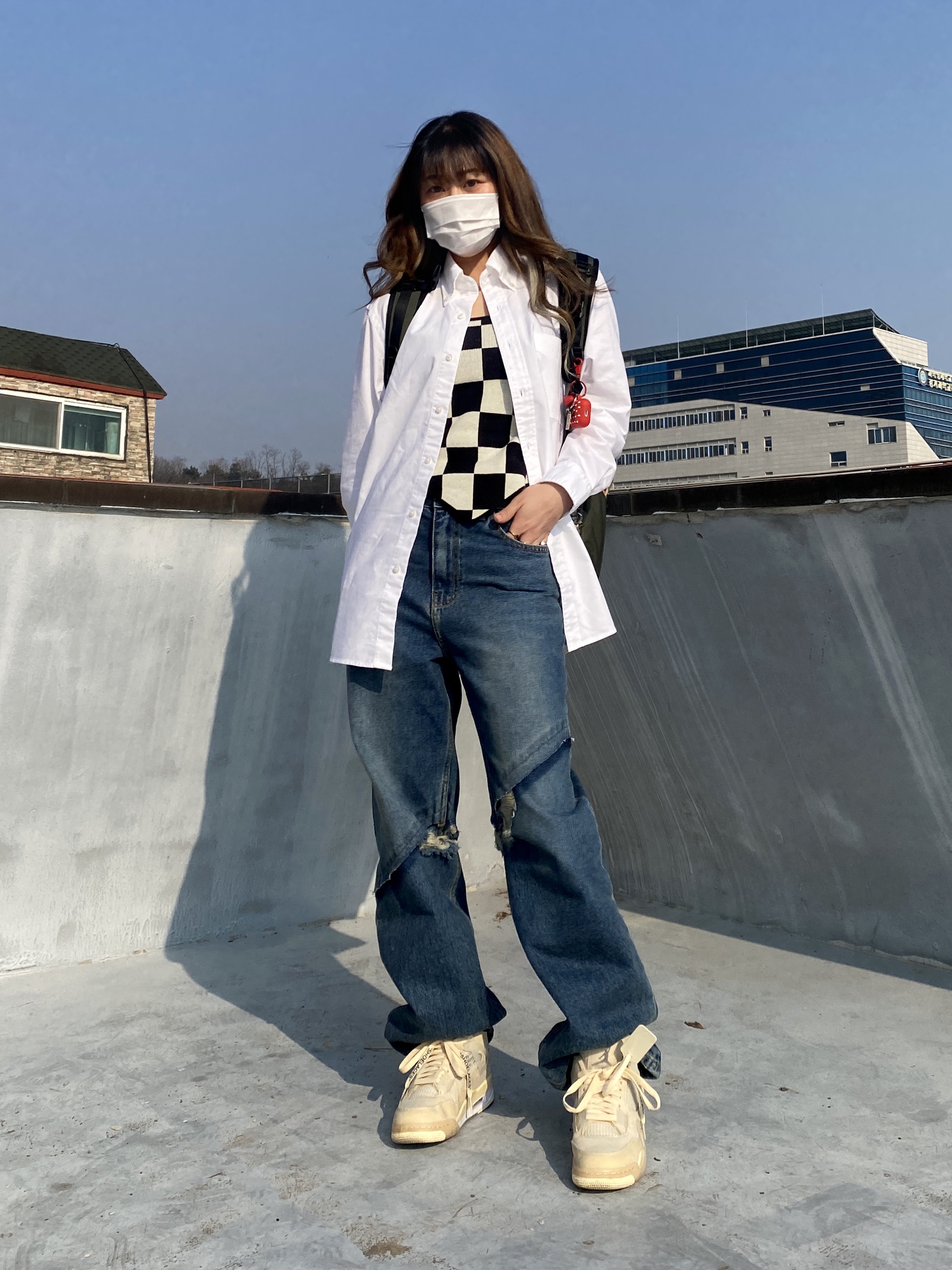 (W) Jordan 4 x Off-White Retro SP Sail 착용 스타일 - 3