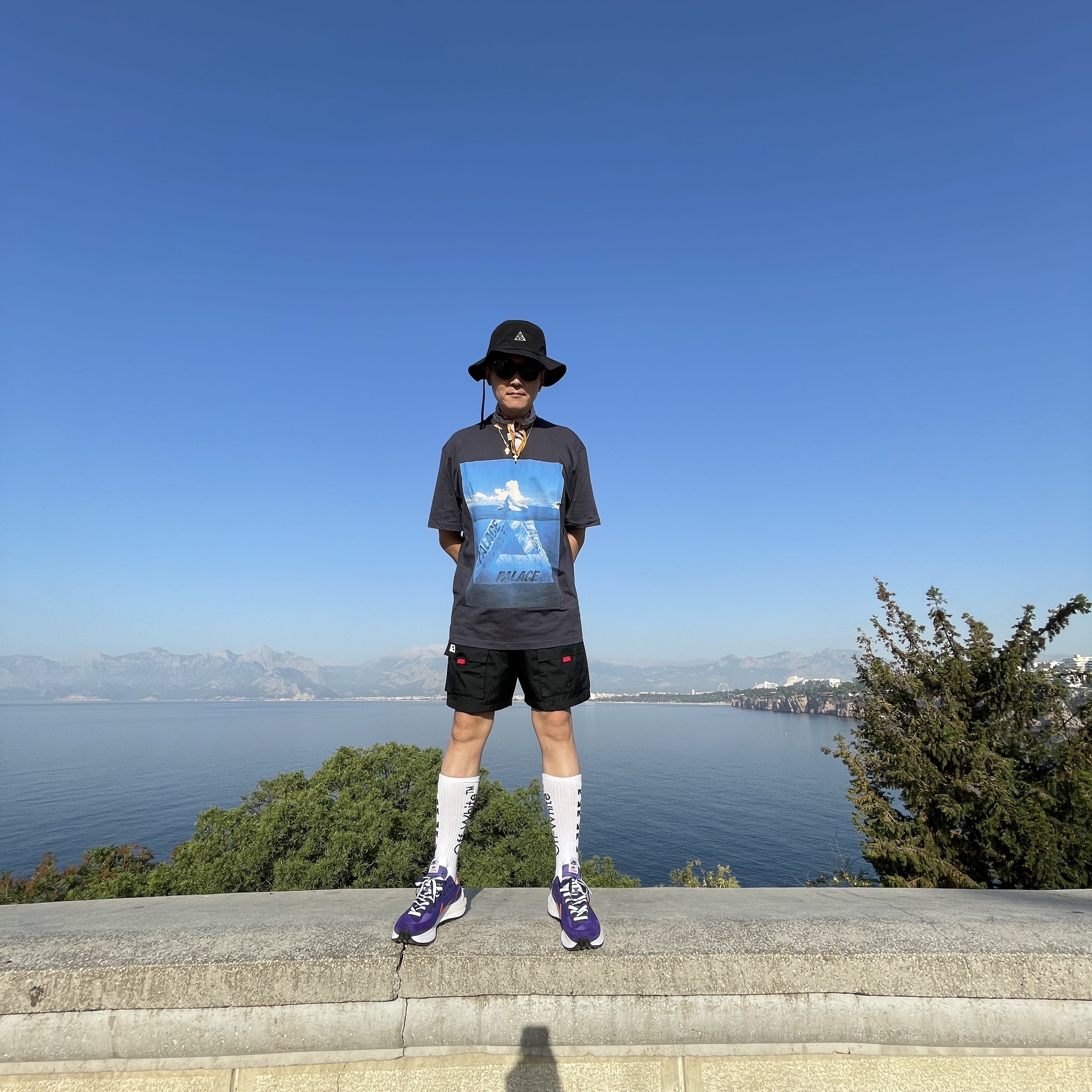 Palace Berg-Ferg T-Shirt Navy - 21FW, Nike x Sacai VaporWaffle Dark Iris 착용 스타일 - 3