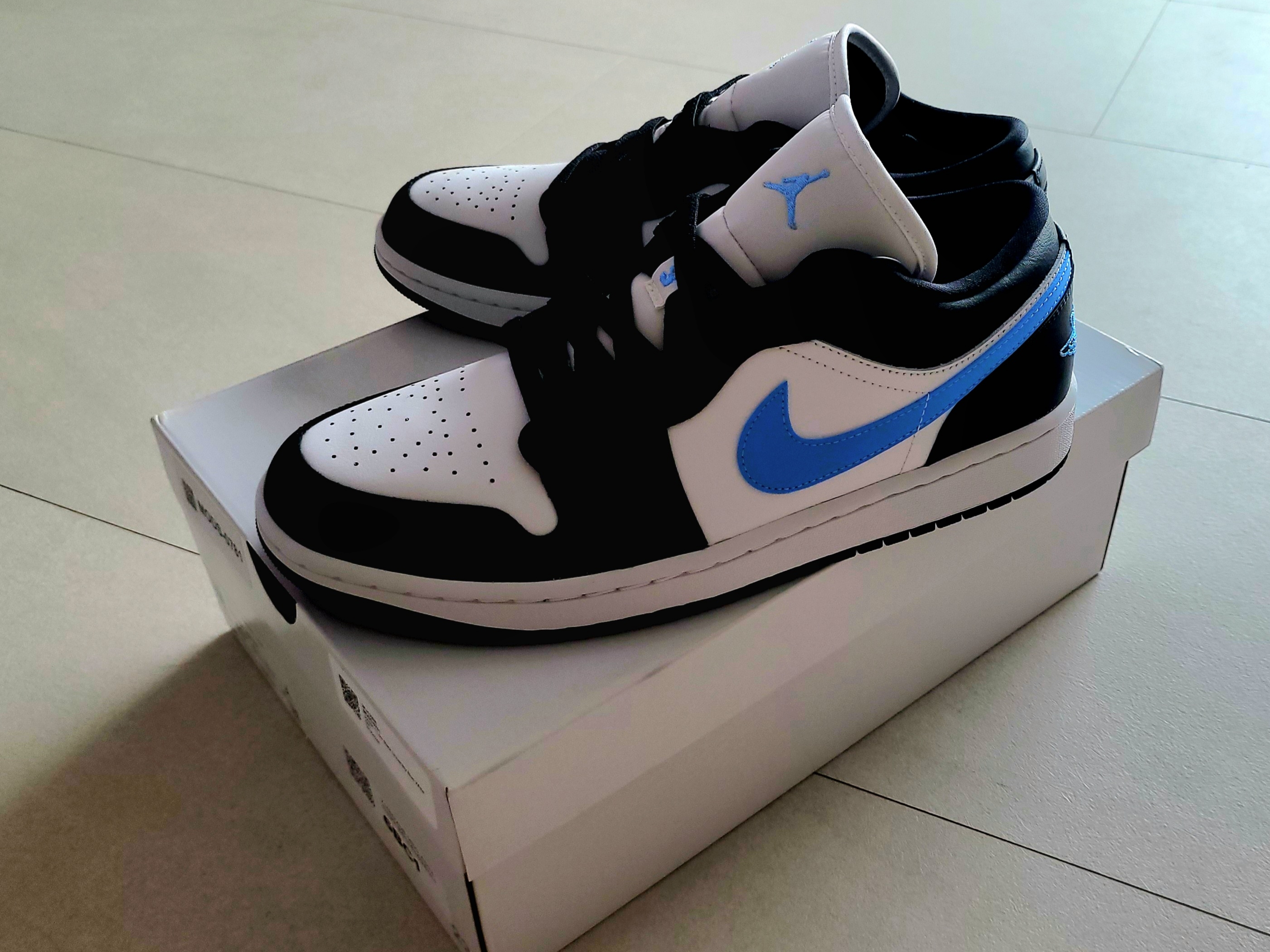(W) Jordan 1 Low Black University Blue 착용 스타일