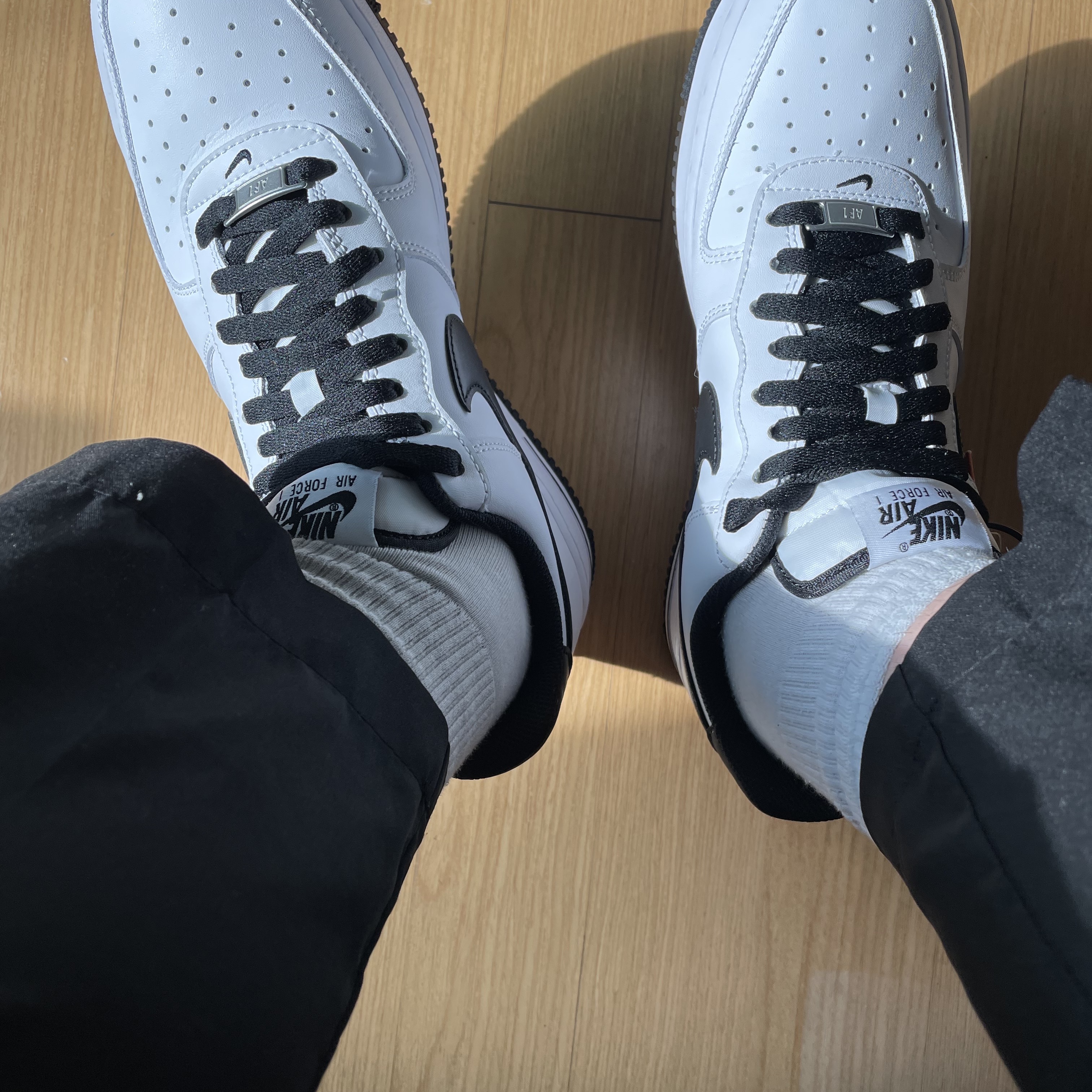Nike Air Force 1 '07 White Black 착용 스타일 - 3