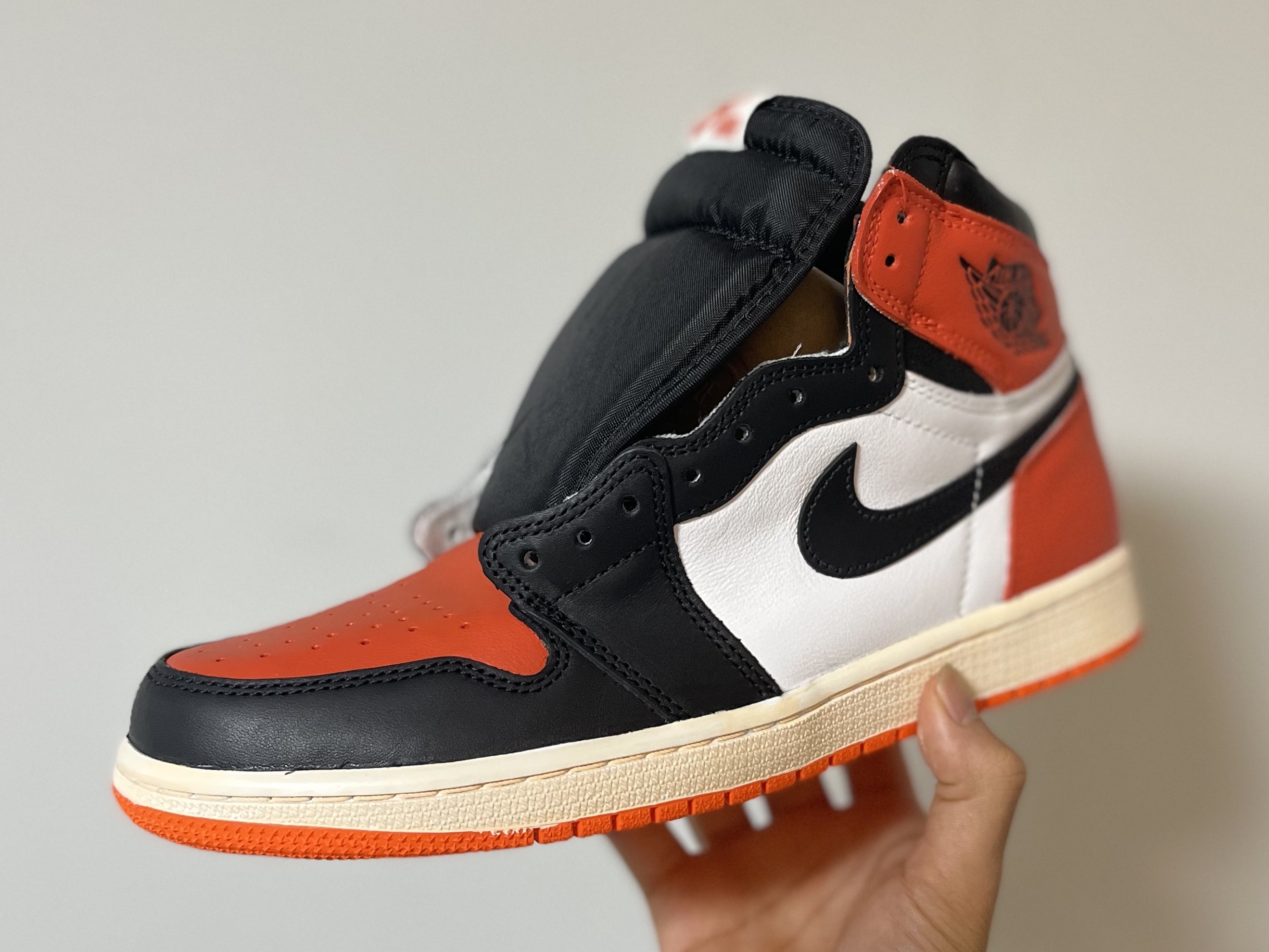 Jordan 1 Retro High OG Electro Orange, (GS) Jordan 1 Retro High OG Electro Orange 착용 스타일 - 1
