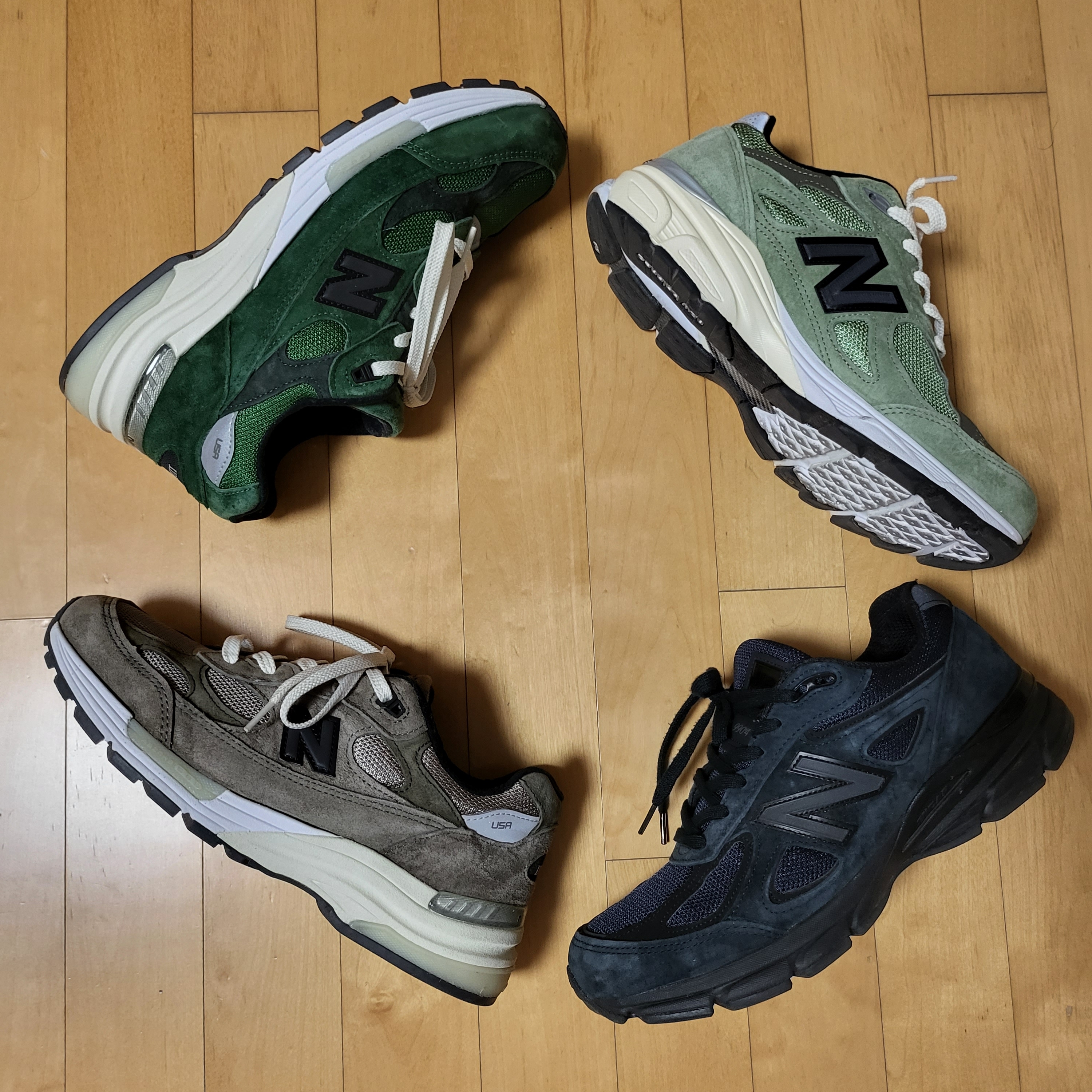 New Balance x JJJJound 990v3 Olive, New Balance x JJJJound 990v4 Navy 착용 스타일 - 3