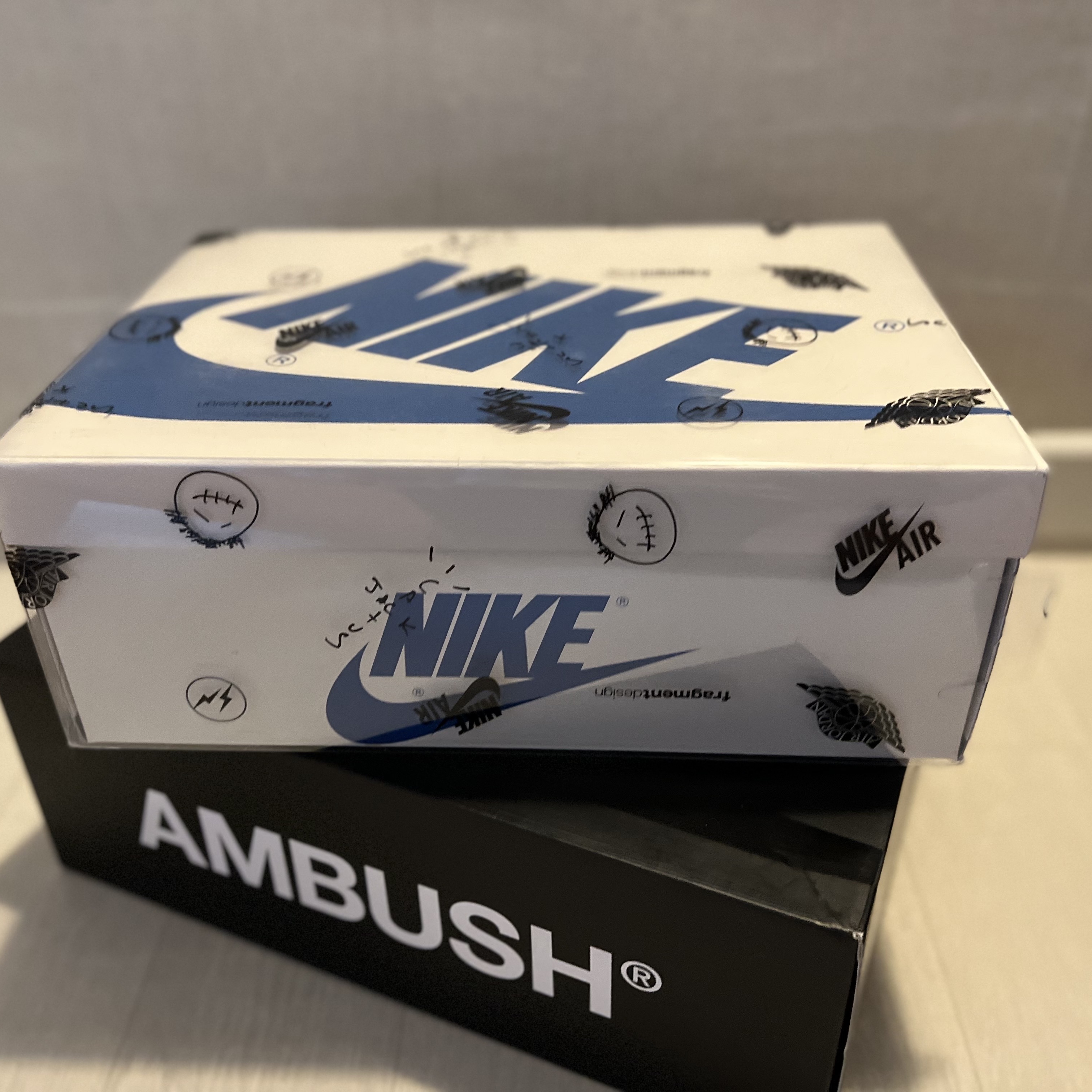 Jordan 1 Retro High OG Defiant SB LA to Chicago, Nike Dunk Low Retro Black 착용 스타일 - 4