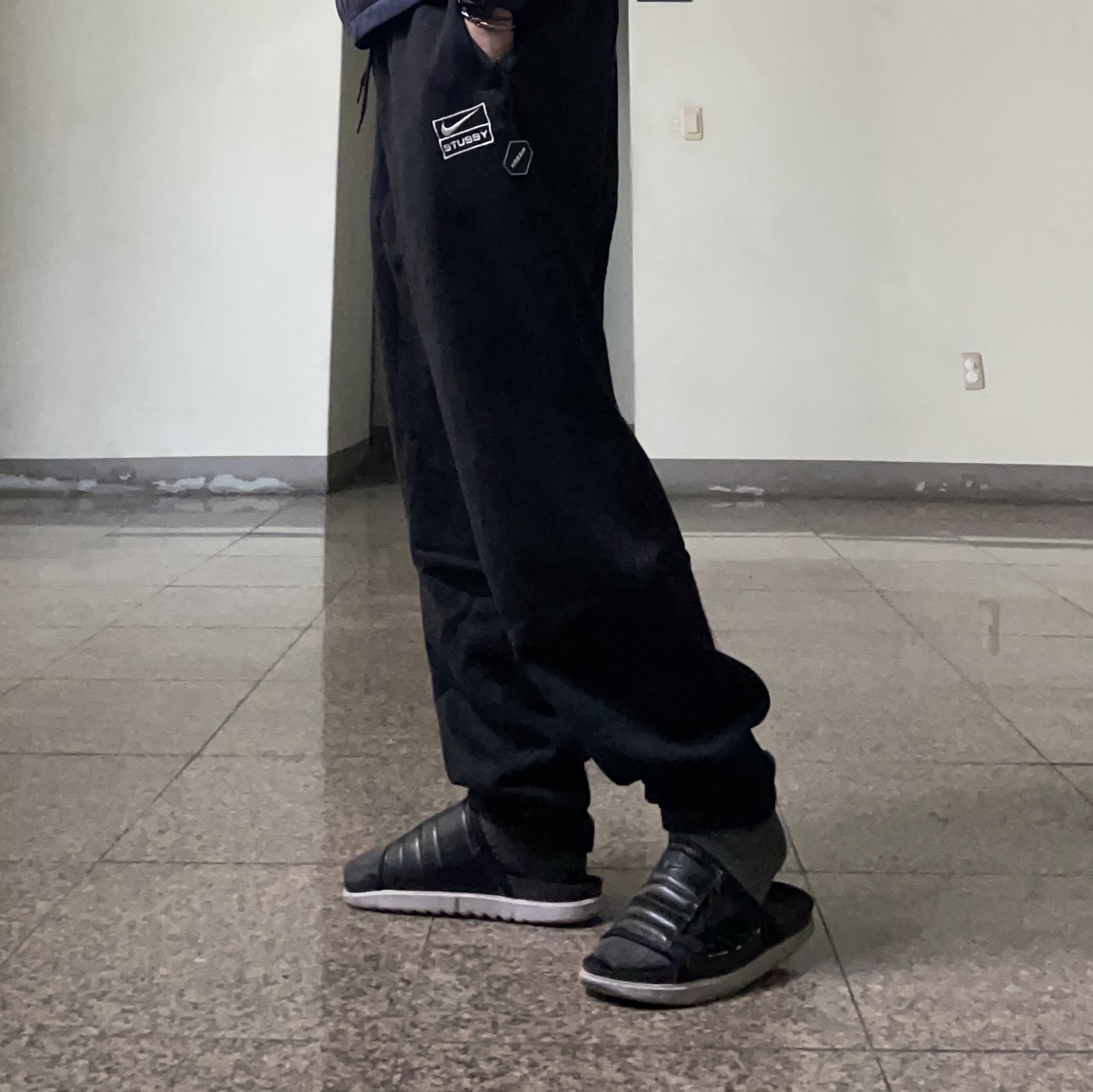Nike x Stussy NRG RA Washed Fleece Pants Black (DN4030-010) 착용 스타일 - 2