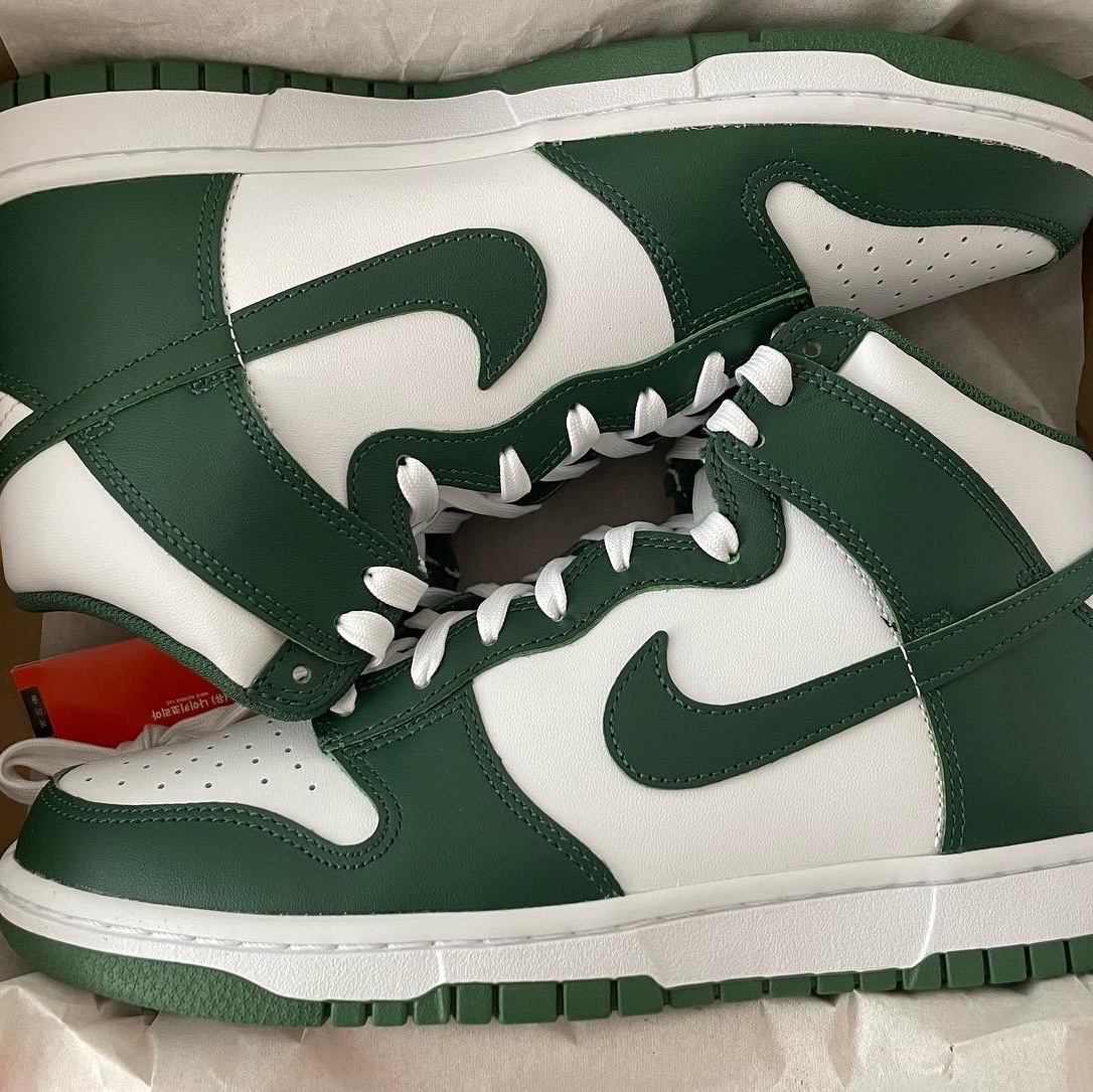 Nike Dunk High Retro Noble Green 착용 스타일 - 2