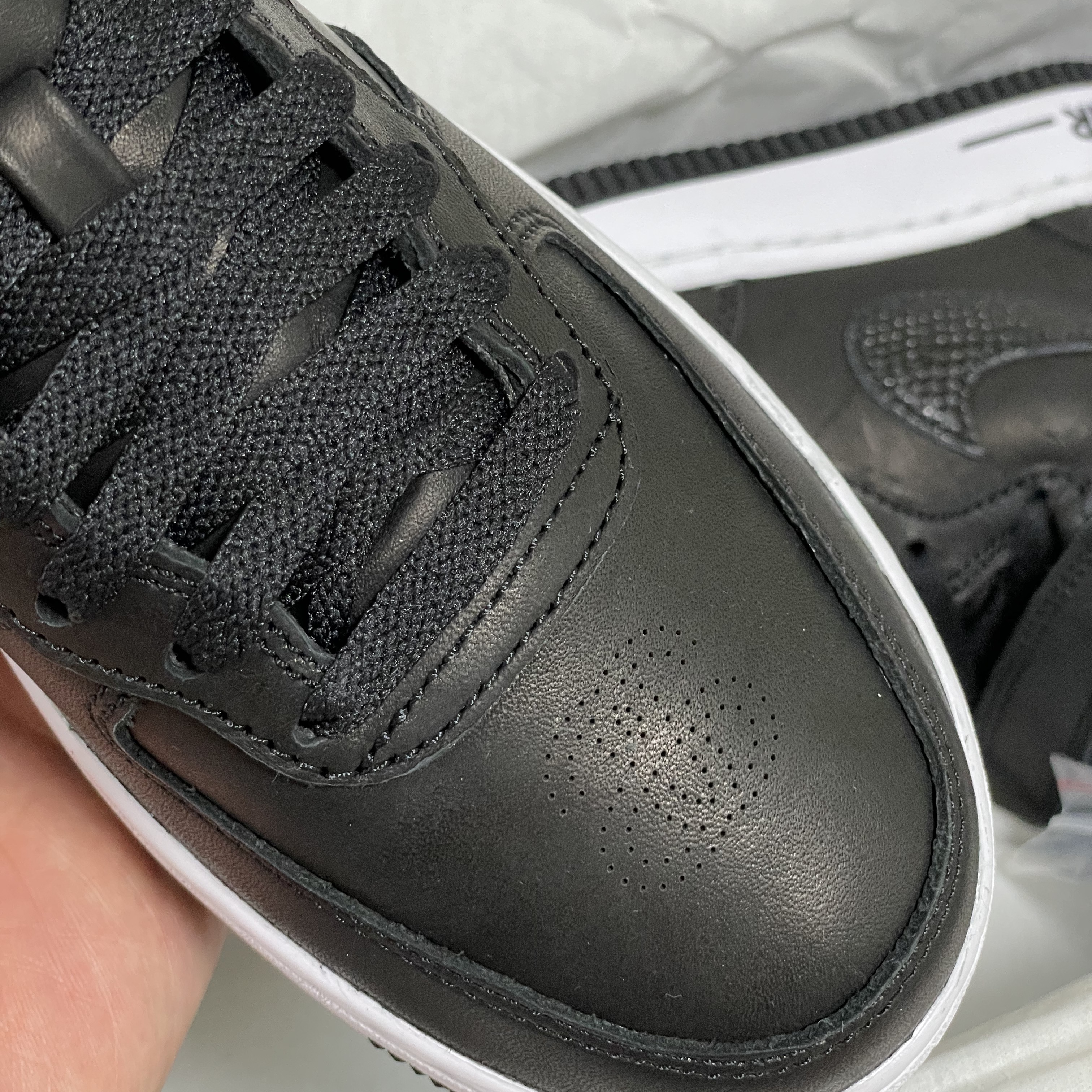 Nike x Stussy Air Force 1 '07 Mid SP Black 착용 스타일 - 3