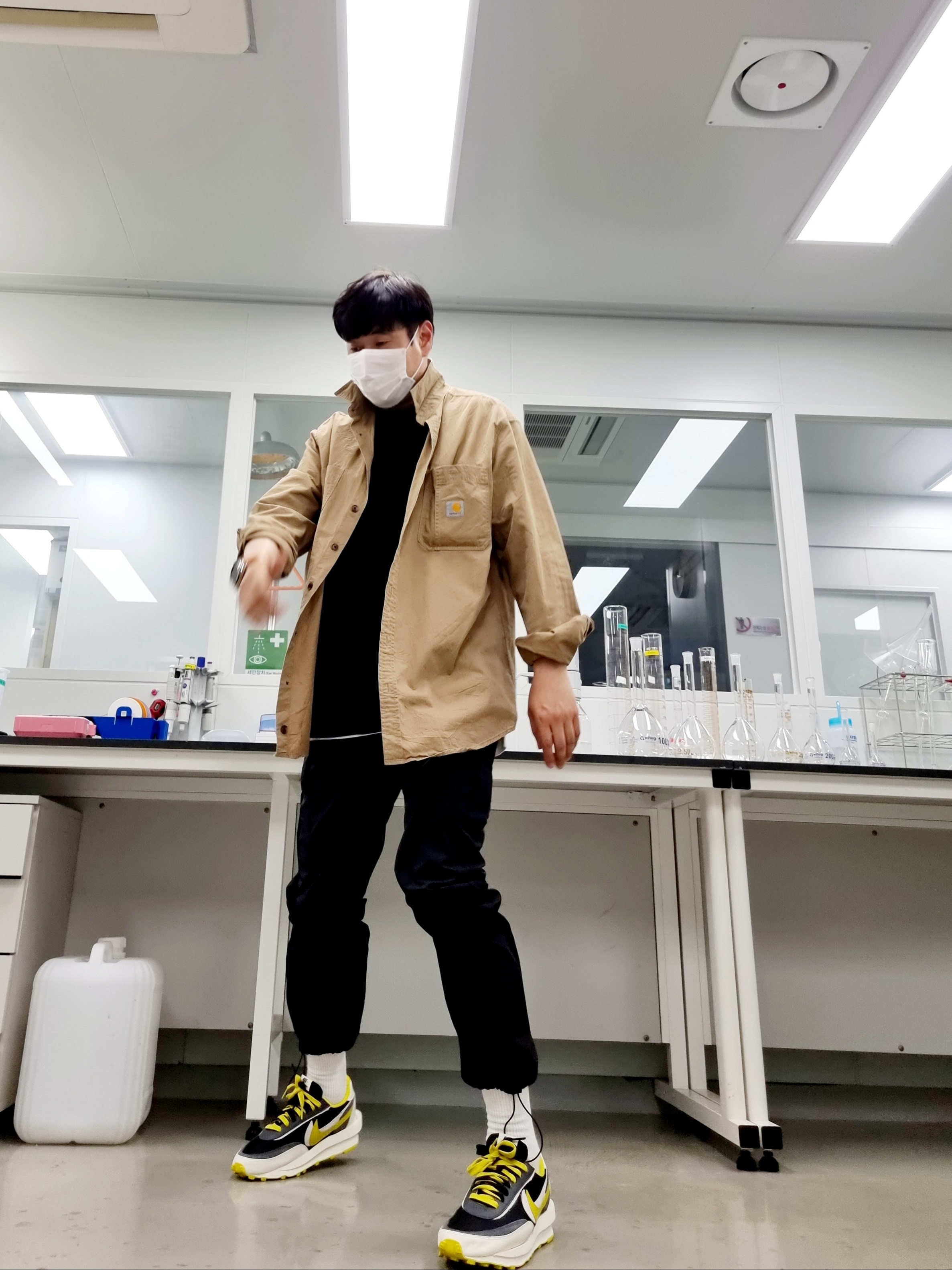 Nike x Sacai x Undercover LDWaffle Black Bright Citron 착용 스타일