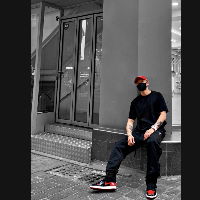 Jordan 1 Retro High OG Patent Bred, Nike x Fear of God Warm Up Pants Off Noir 착용 스타일 - 3
