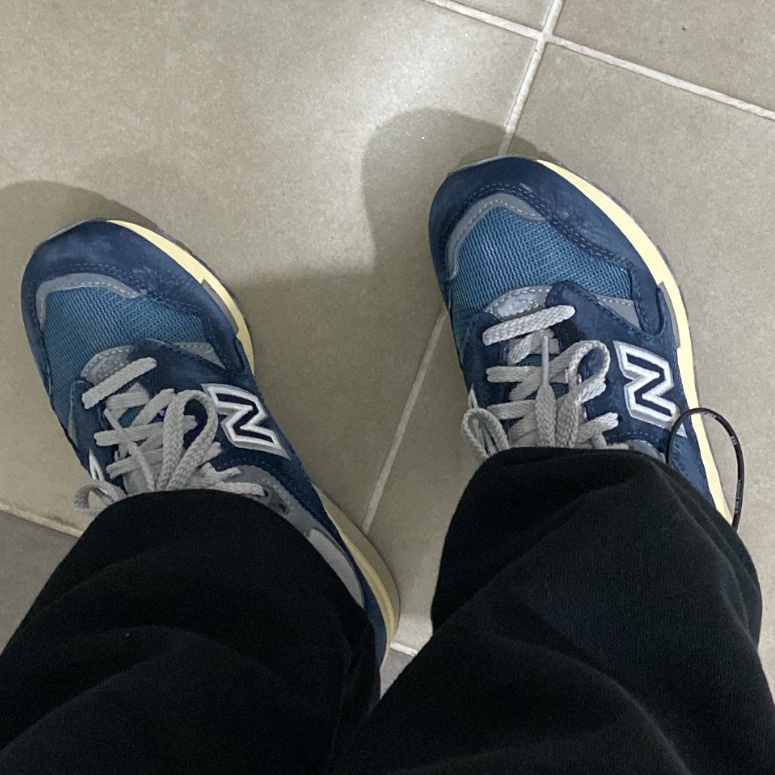 New Balance 1600 Premium Vintage Navy 착용 스타일