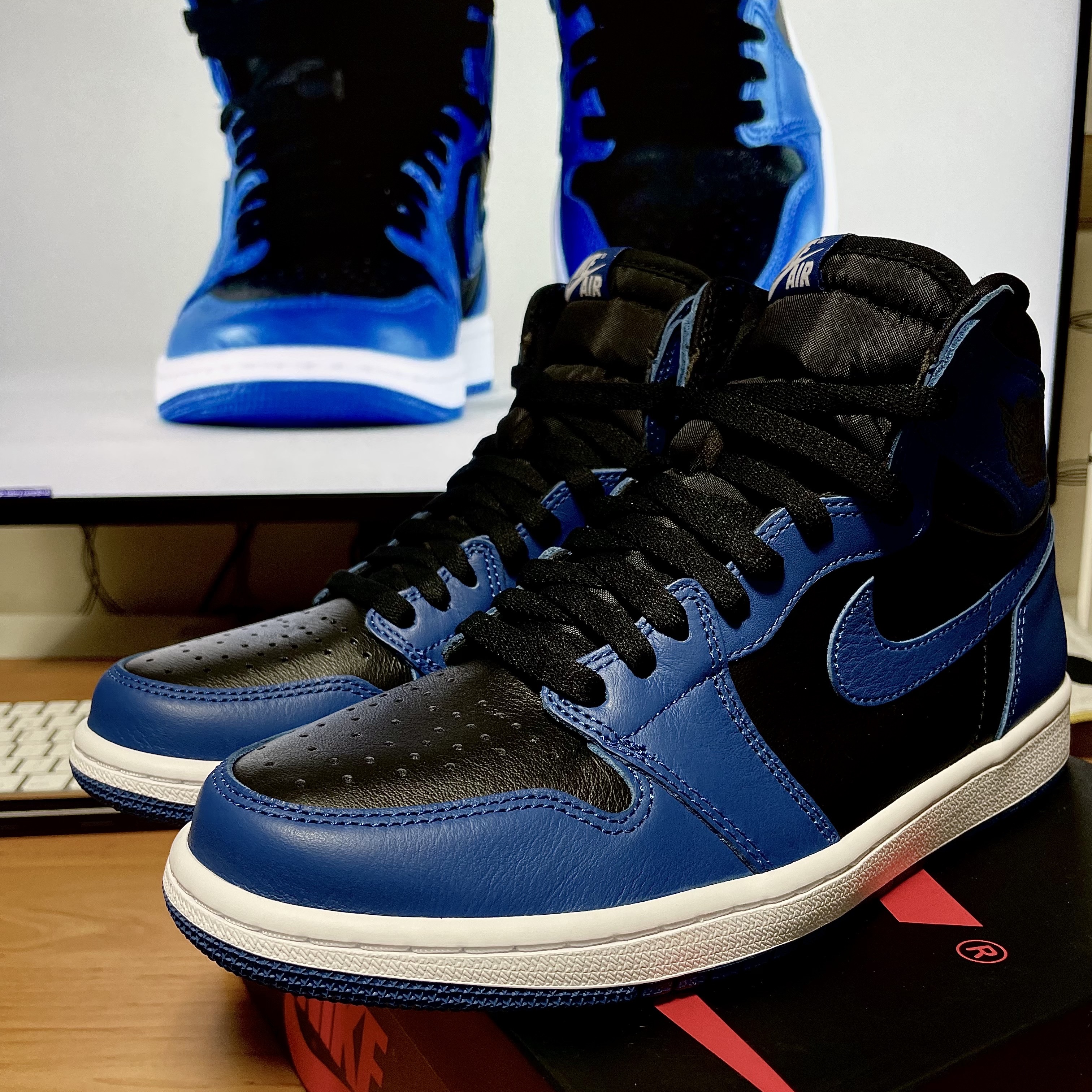 Jordan 1 Retro High OG Dark Marina Blue 착용 스타일 - 2