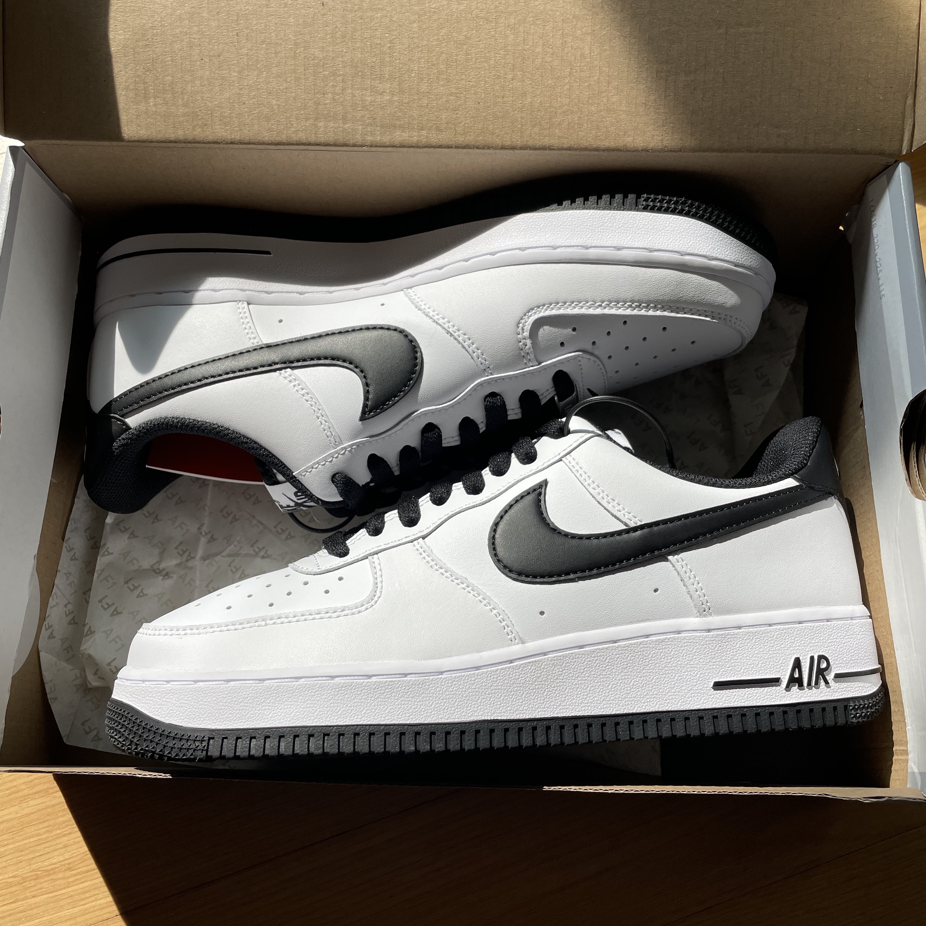 Nike Air Force 1 '07 White Black 착용 스타일 - 1