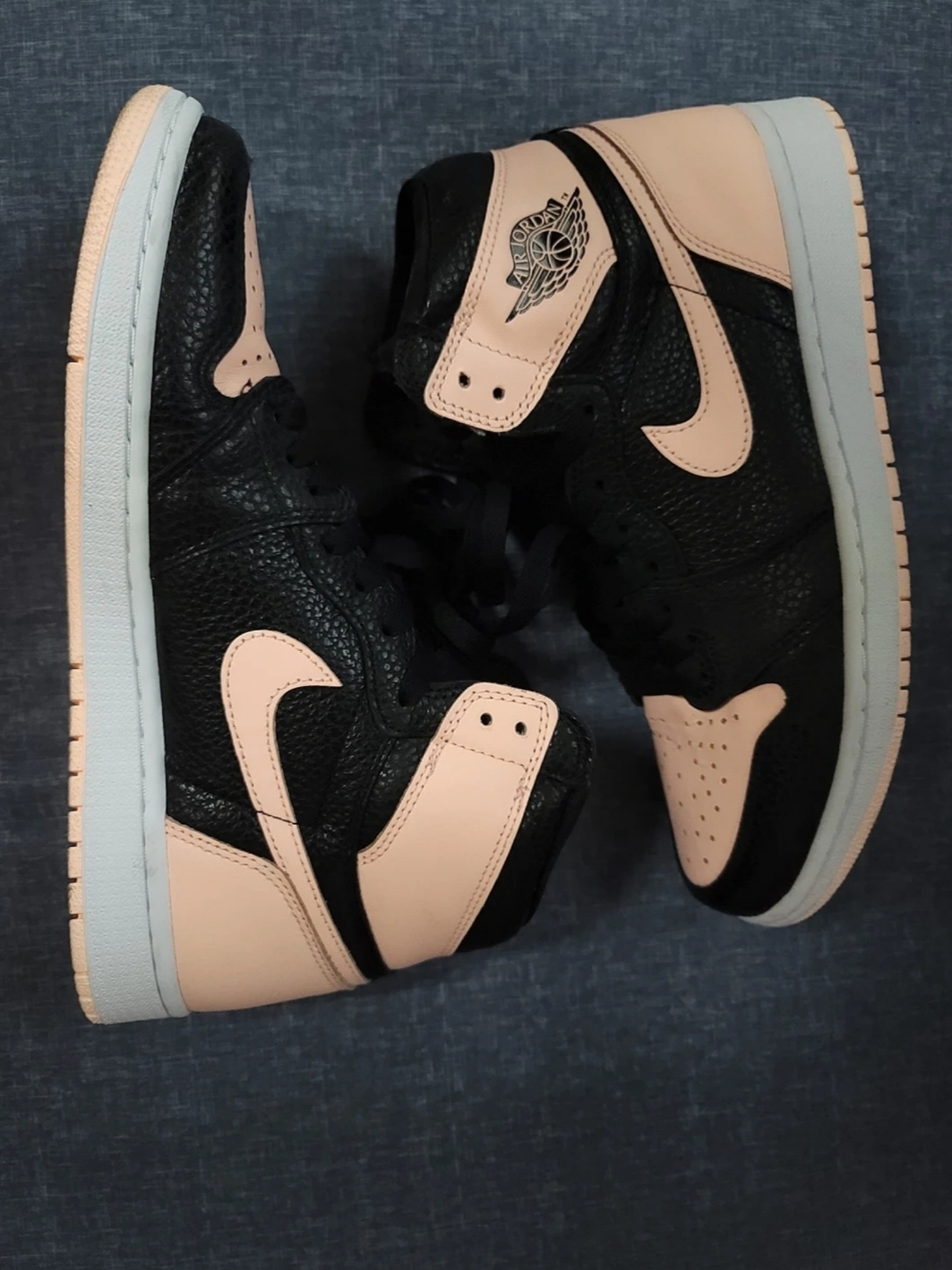 Jordan 1 Retro High OG Crimson Tint 착용 스타일 - 1