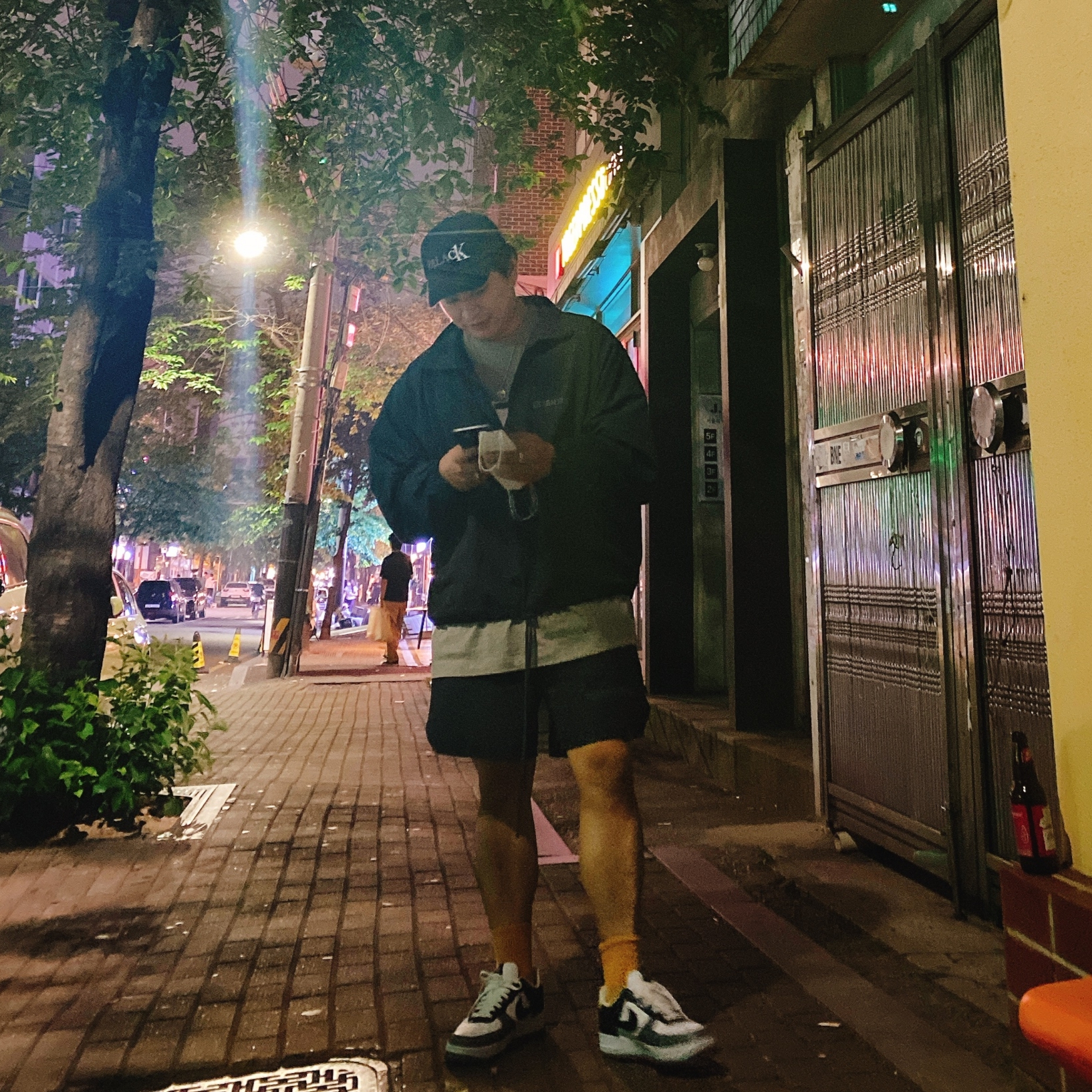 Essentials Half-Zip Track Jacket Black - 21SS, Essentials Volley Shorts Black - 21SS 착용 스타일 - 1