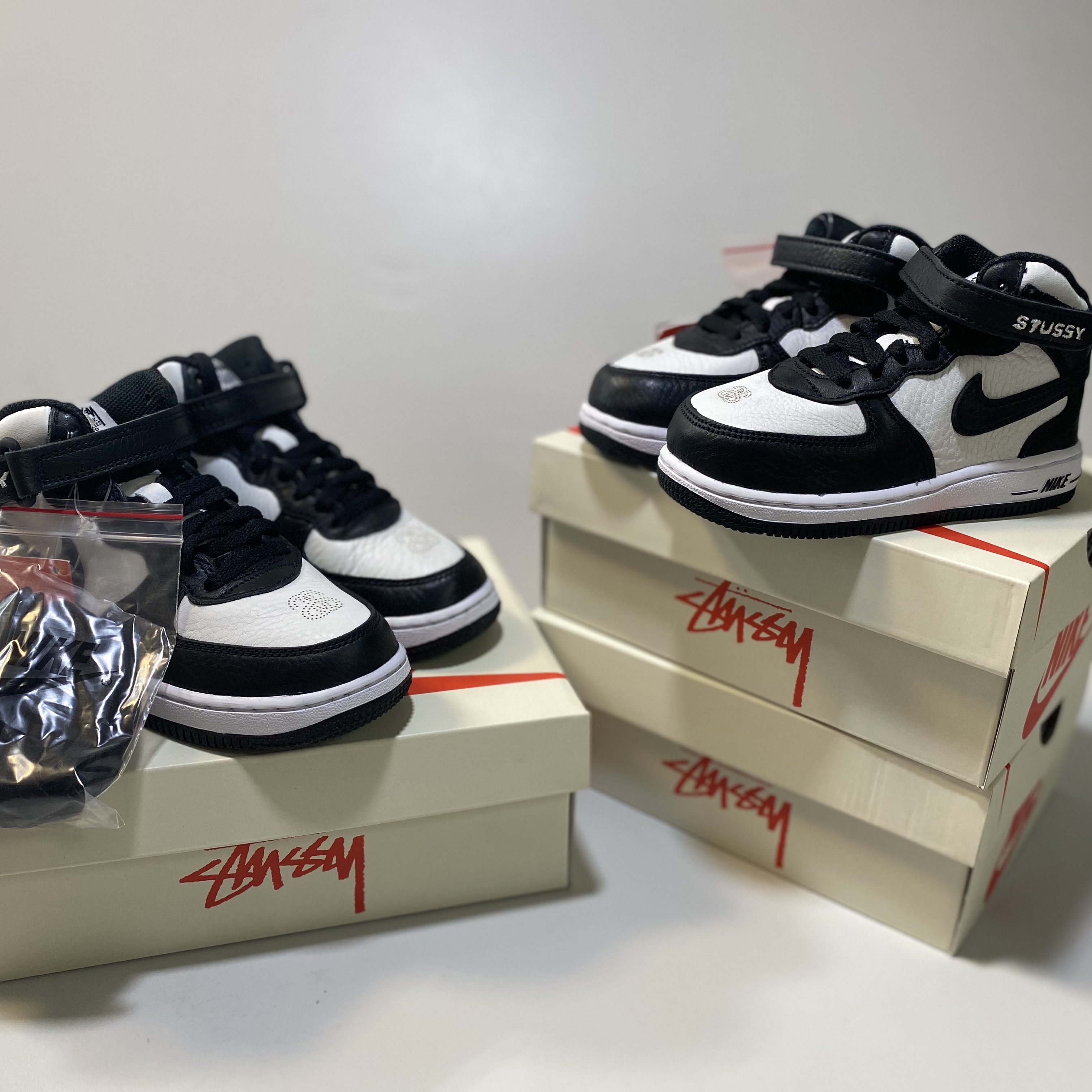 (TD) Nike x Stussy Air Force 1 '07 Mid SP Black and Light Bone, (PS) Nike x Stussy Air Force 1 '07 Mid SP Black and Light Bone 착용 스타일 - 3
