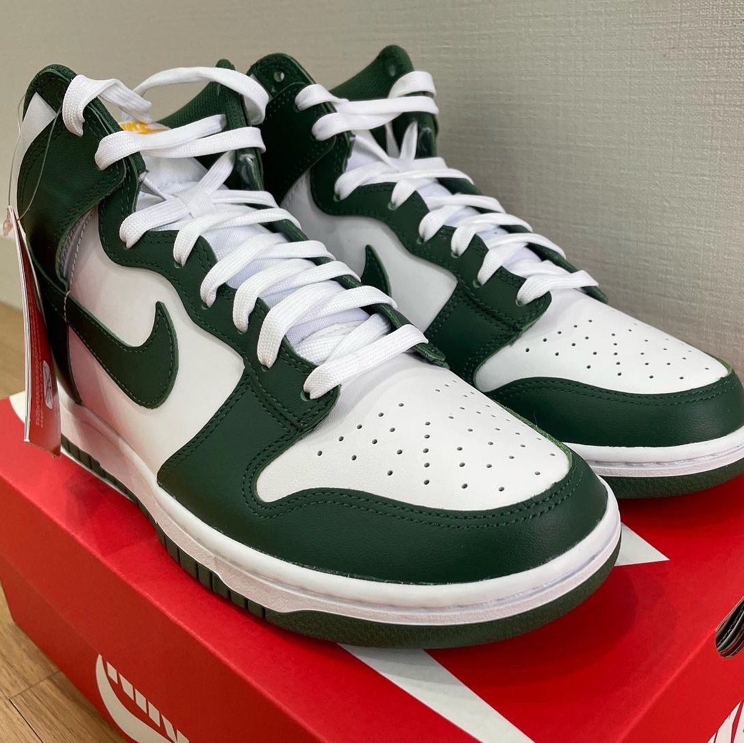 Nike Dunk High Retro Noble Green 착용 스타일 - 1