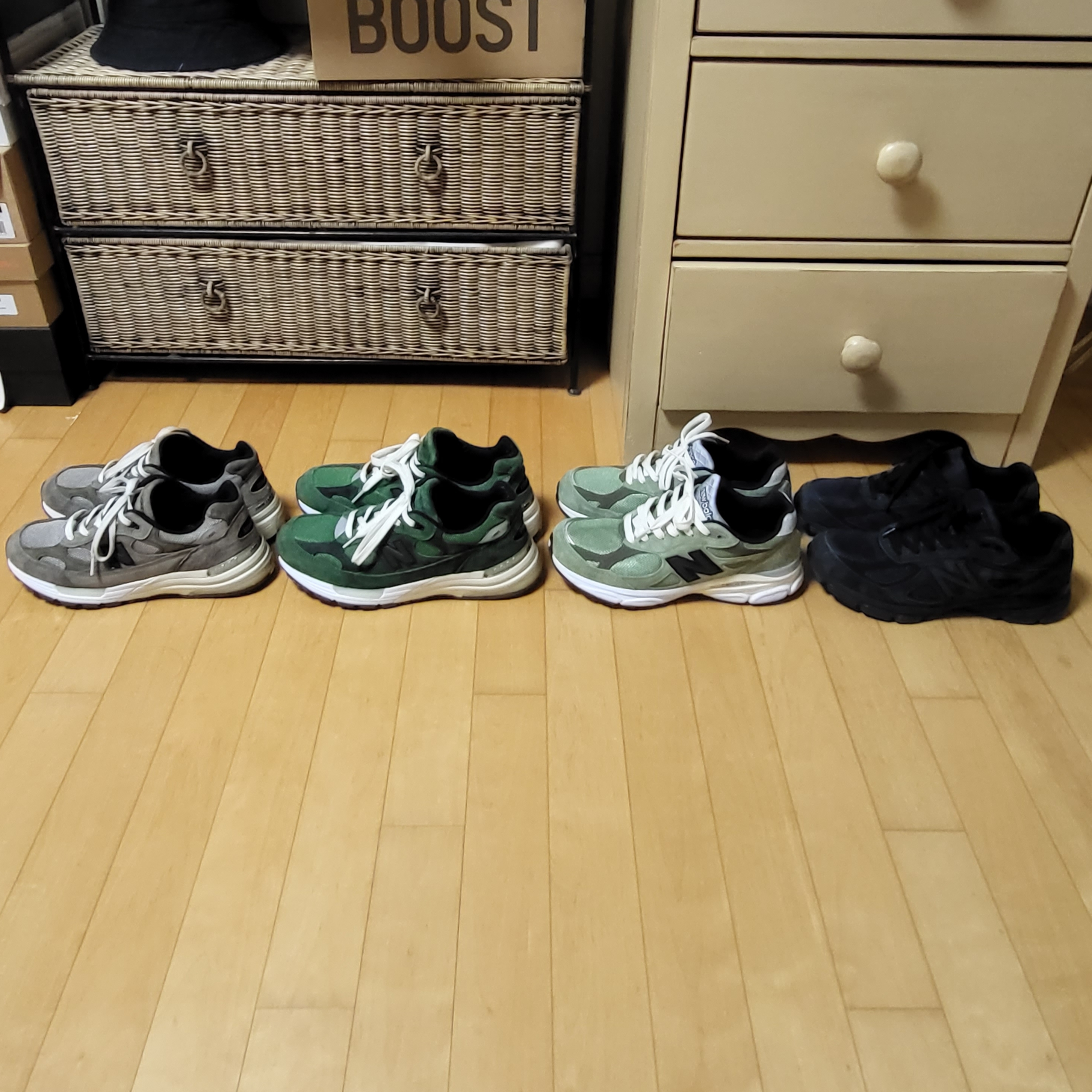 New Balance x JJJJound 990v3 Olive, New Balance x JJJJound 990v4 Navy 착용 스타일 - 5