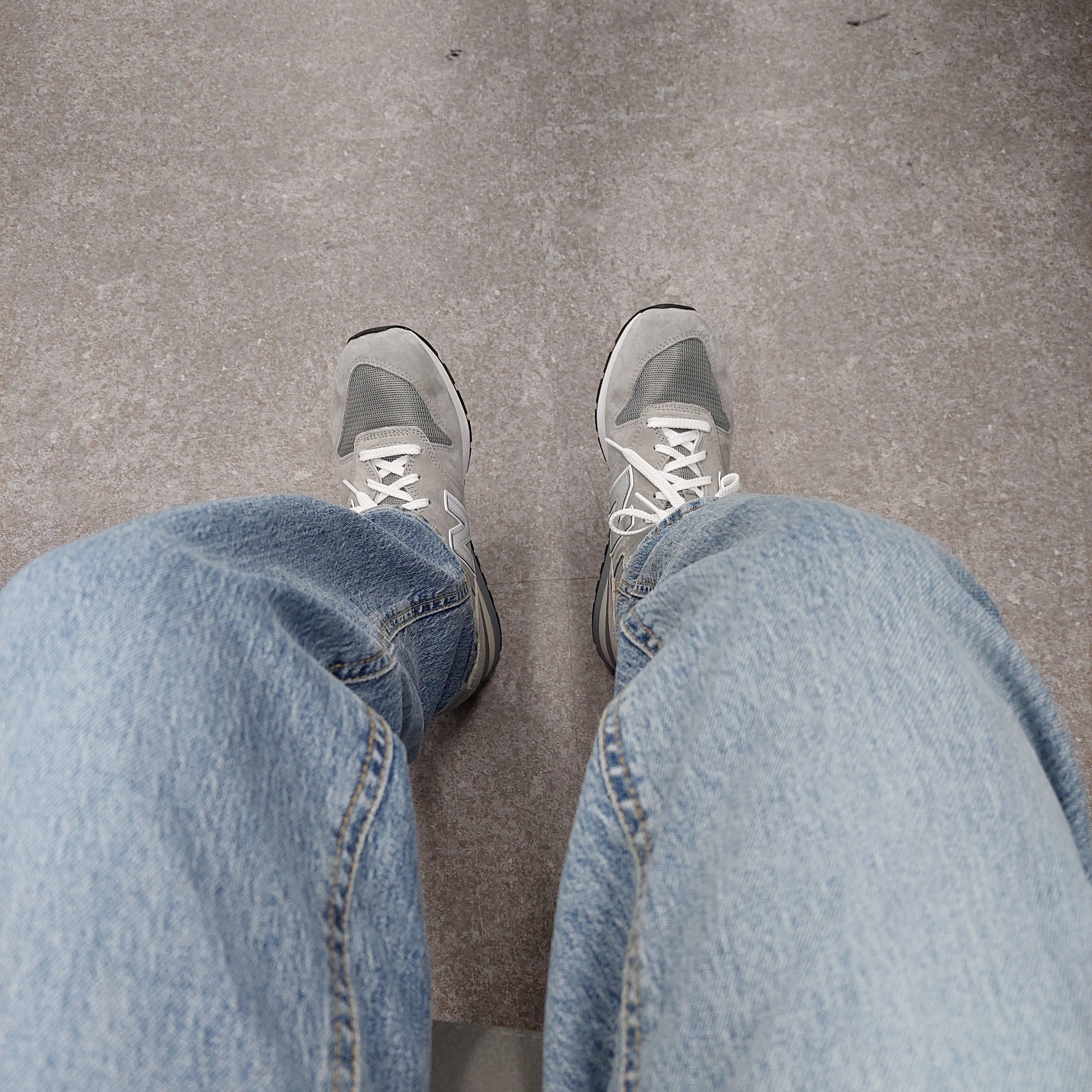 New Balance 996 Grey 착용 스타일