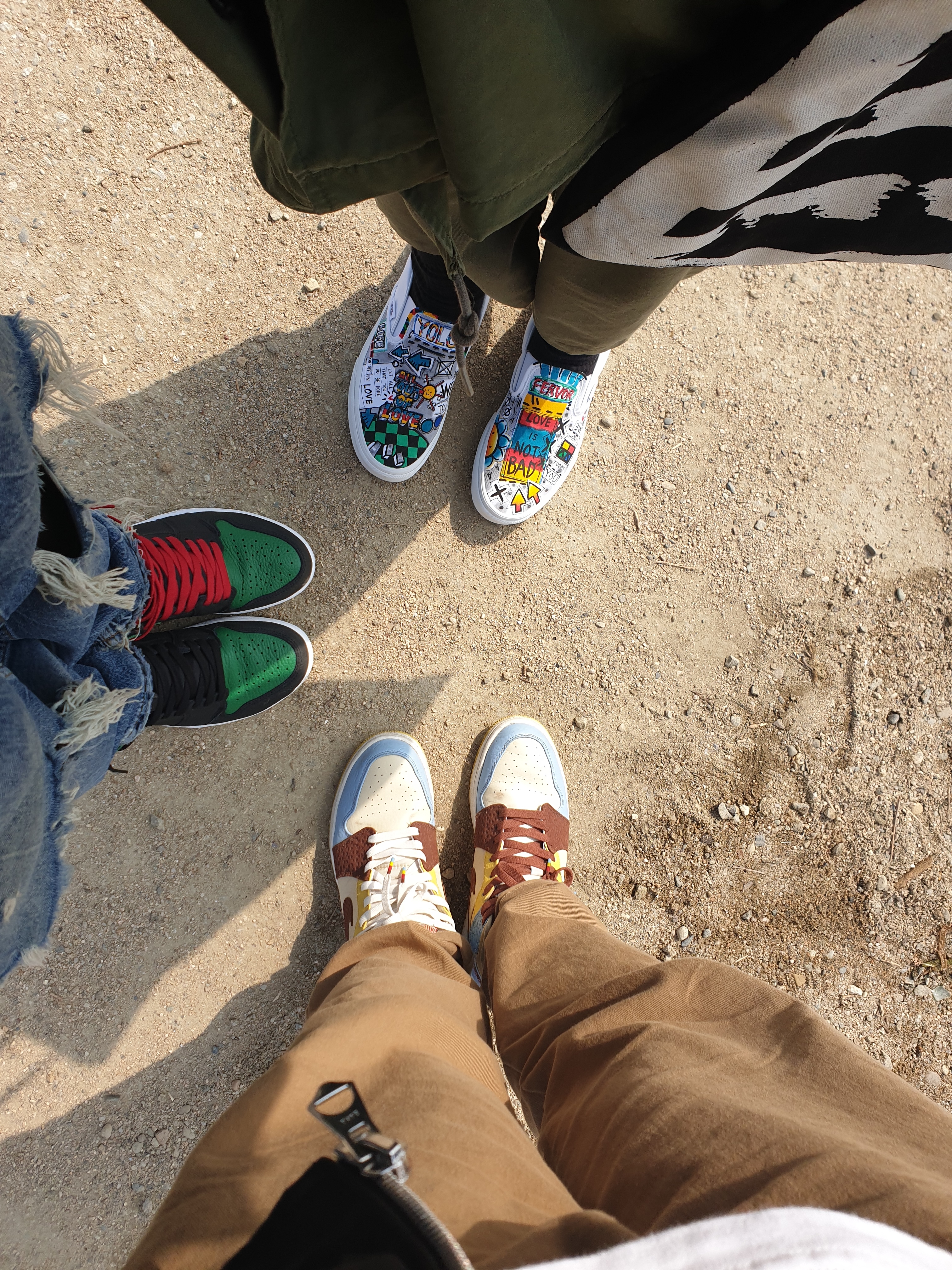Jordan 1 x Maison Chateau Rouge Mid SE Fearless, Jordan 1 Retro High OG Pine Green Black 착용 스타일 - 1