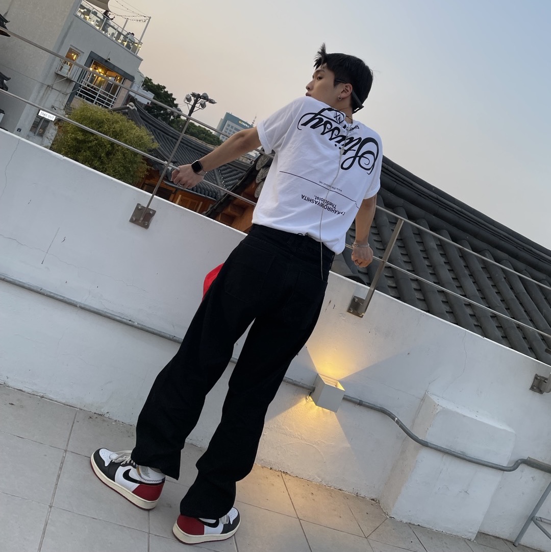 Stussy x Takahiromiyashita The Soloist 40 WT T-Shirt, Jordan 1 x Union Retro High Black Toe 착용 스타일