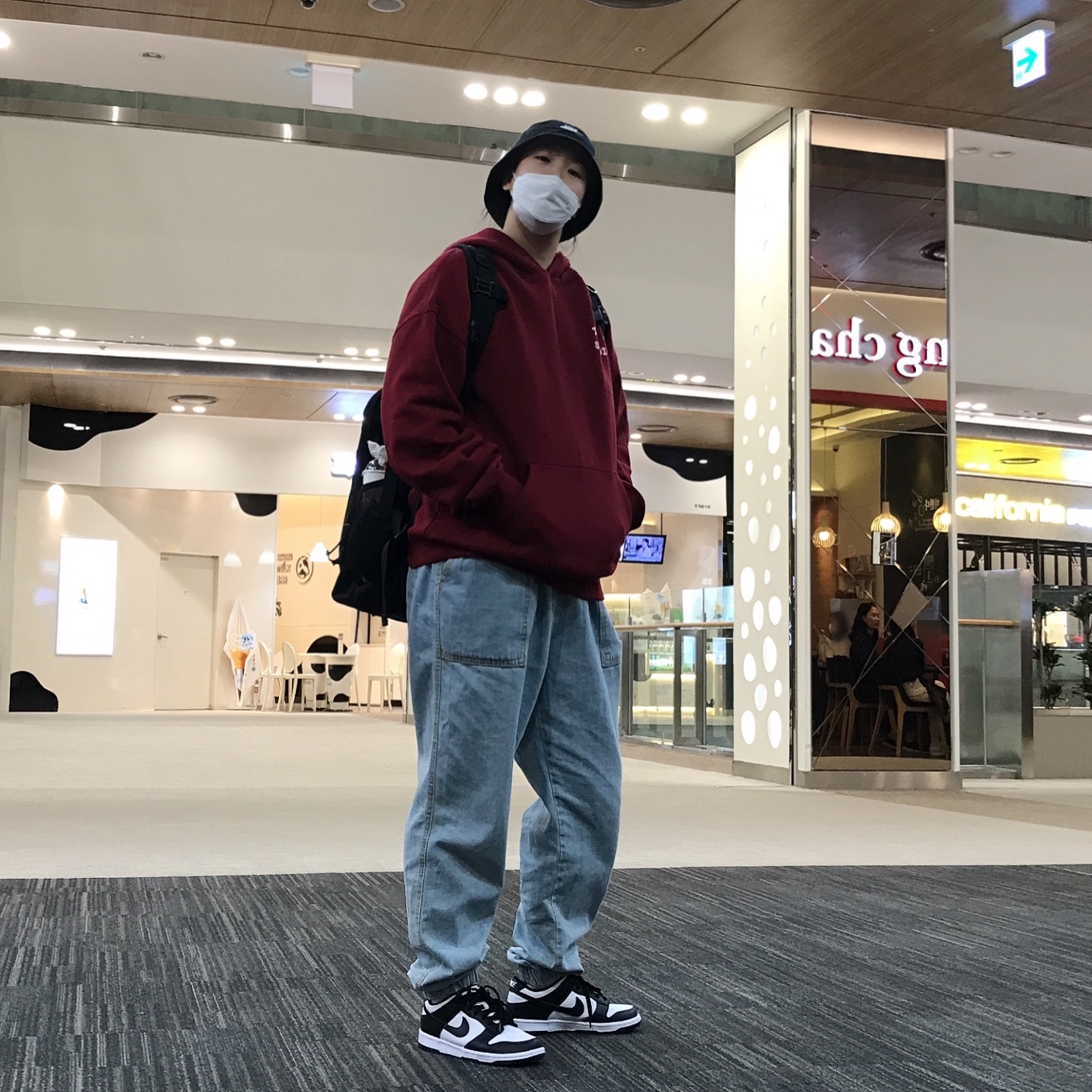 (W) Nike Dunk Low Black, IAB Studio Hoodie Raspberry 착용 스타일