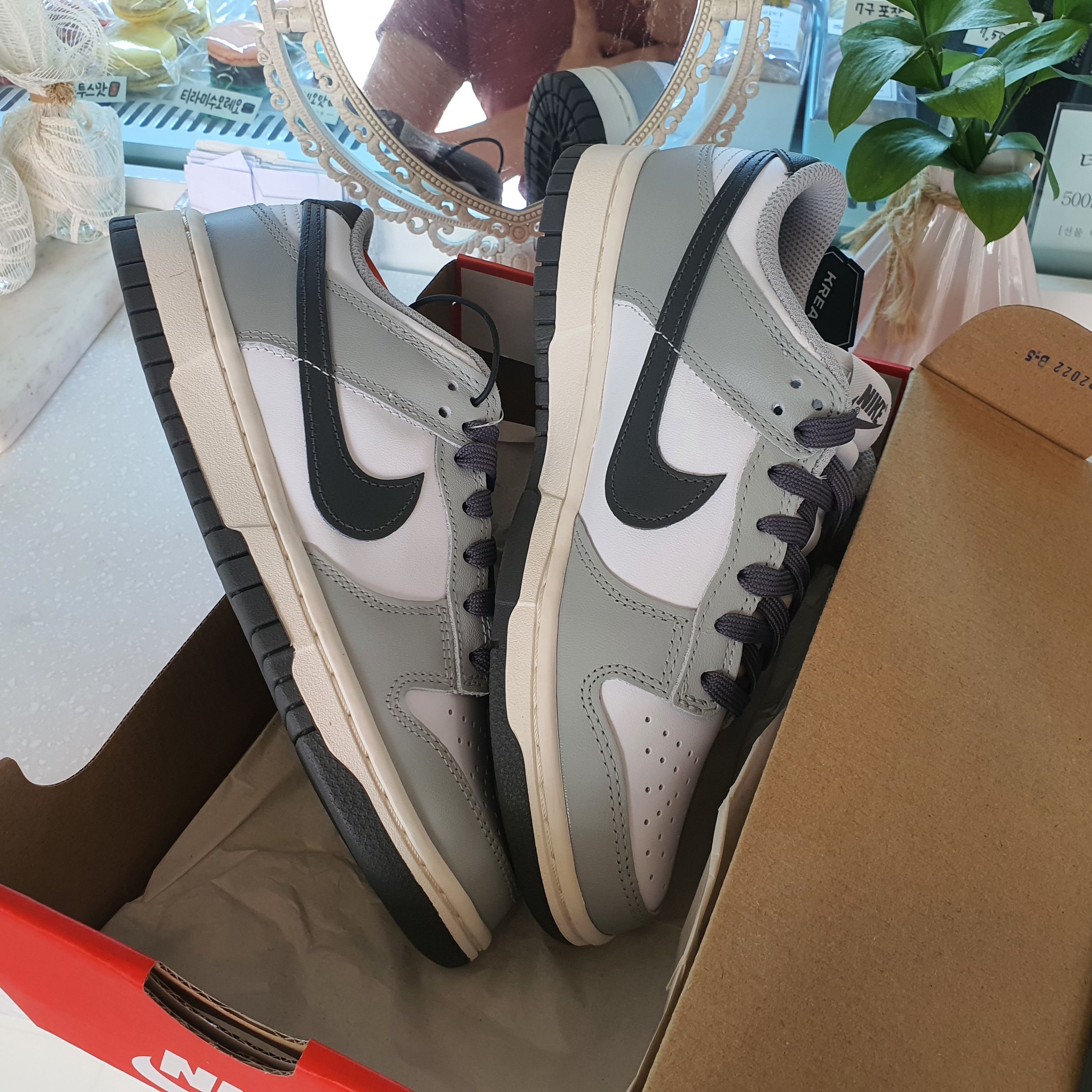 (W) Nike Dunk Low Light Smoke Grey 착용 스타일