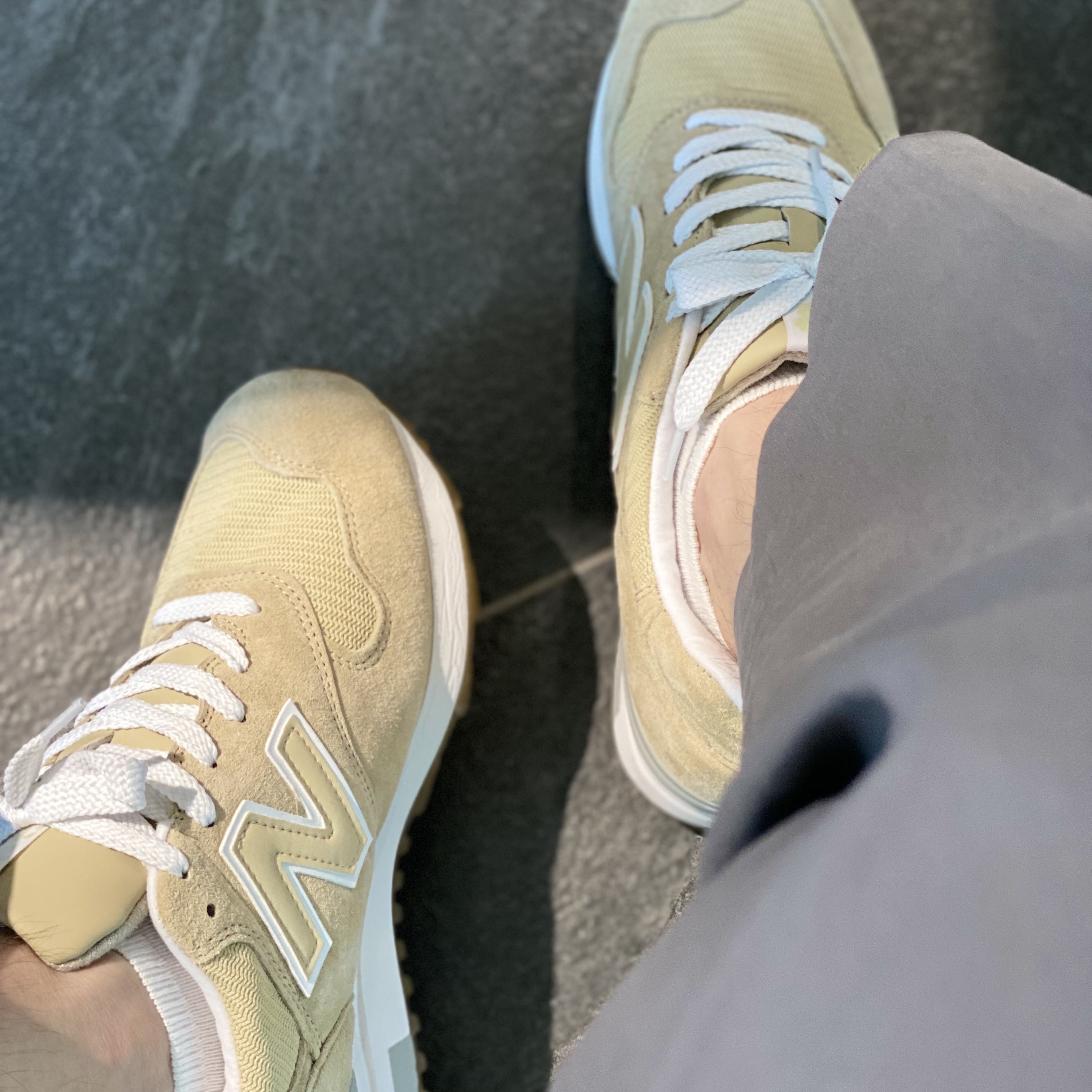 New Balance 1400 Made in USA Tan 착용 스타일
