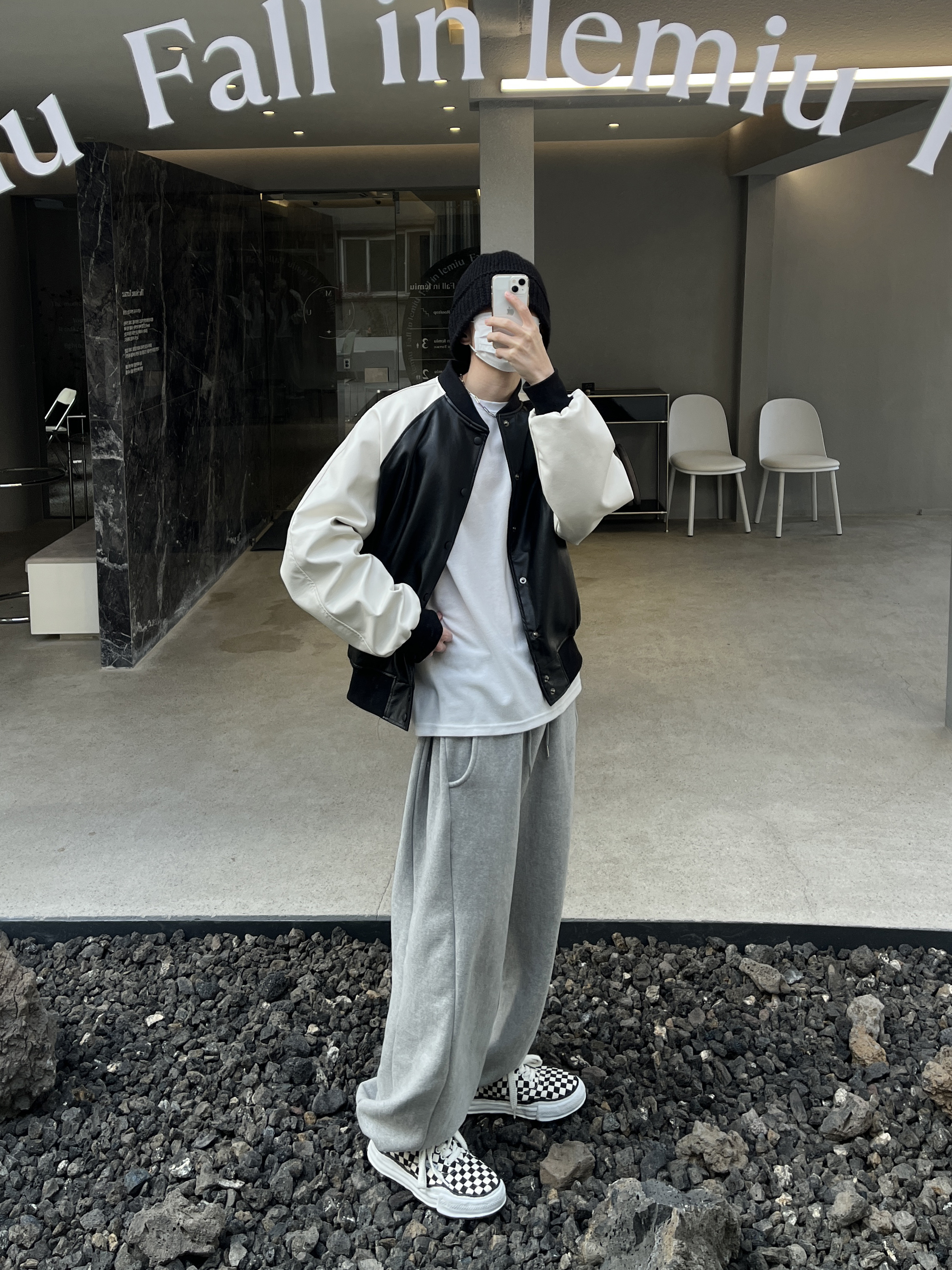 Maison Mihara Yasuhiro Baker OG Sole Canvas Low Cut Sneakers Black White 착용 스타일 - 2