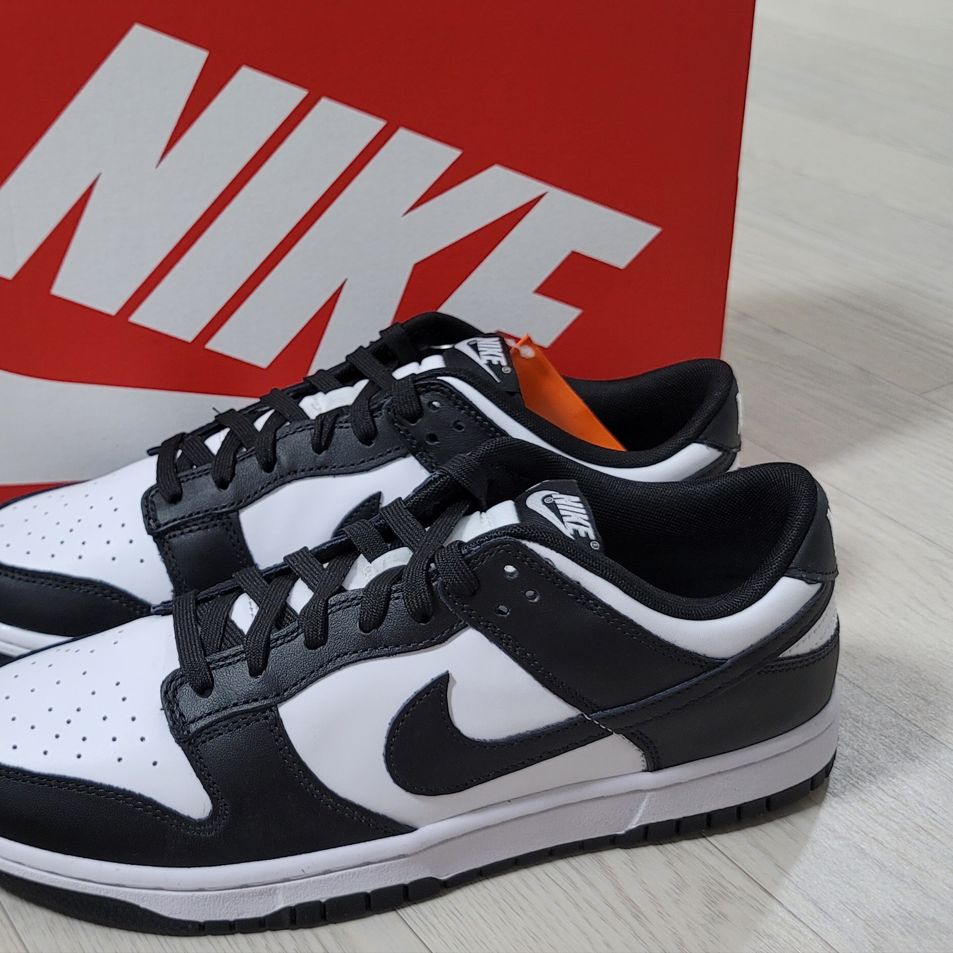 Nike Dunk Low Retro Black 착용 스타일 - 2