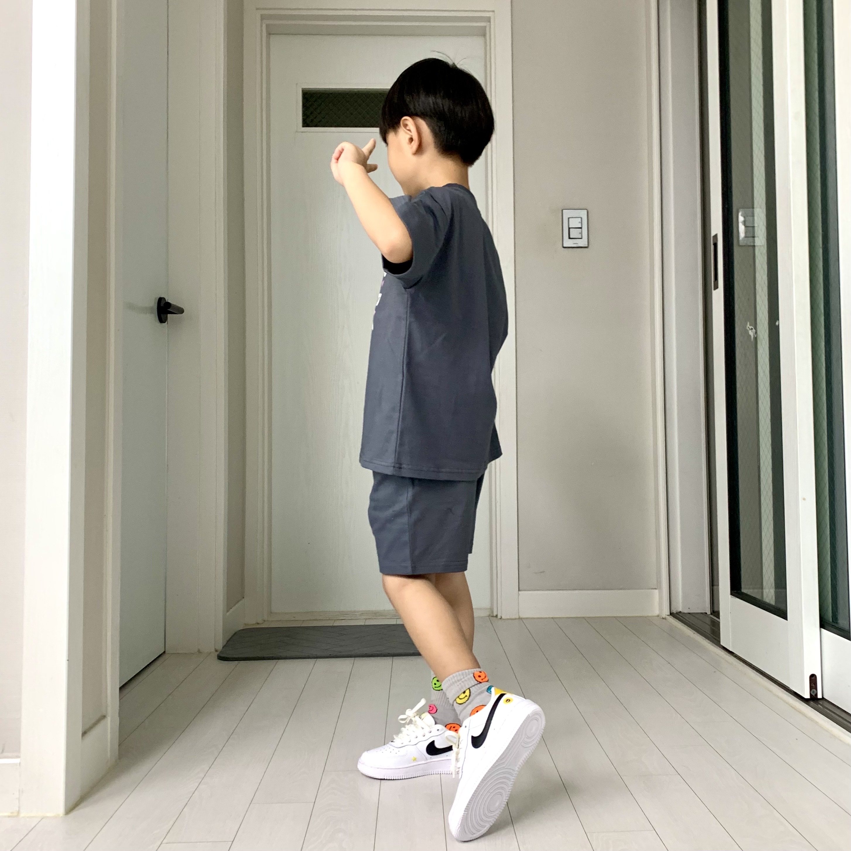 (GS) Nike Air Force 1 LV8 Have a Nike Day 착용 스타일 - 2