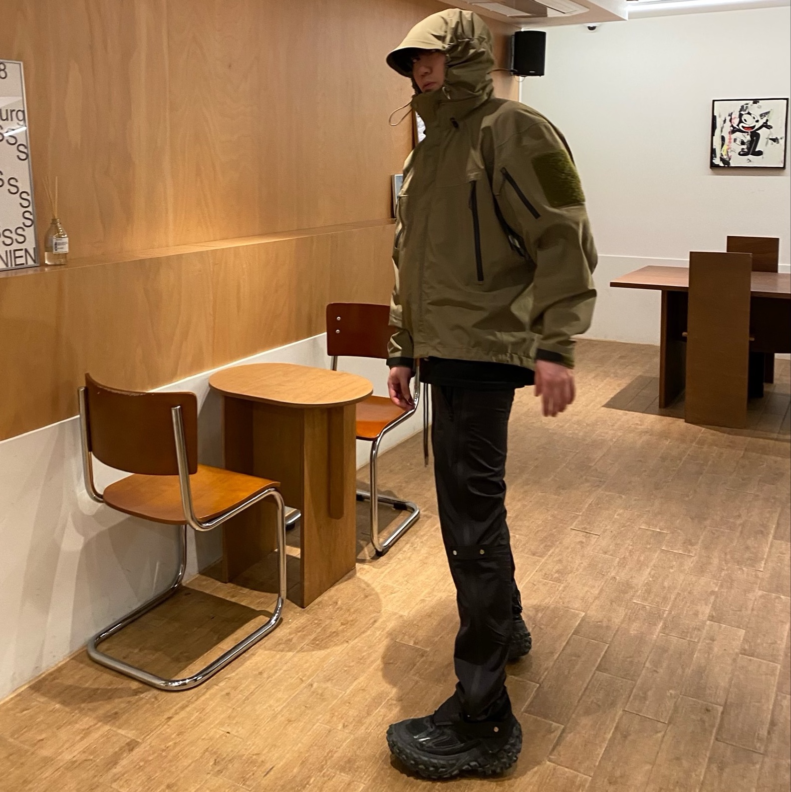 Balenciaga Defender Sneakers Black 착용 스타일