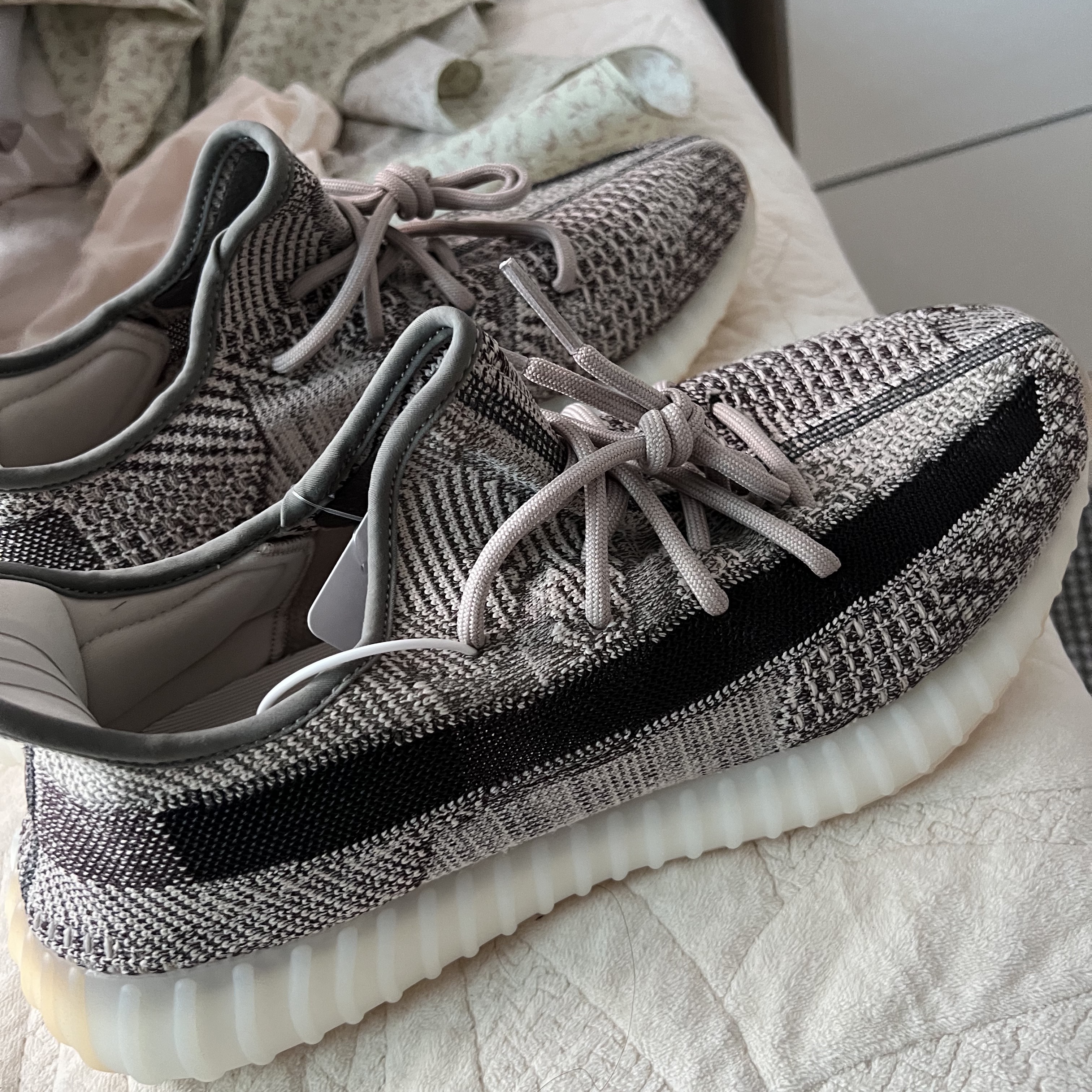 Adidas Yeezy Boost 350 V2 Zyon 착용 스타일